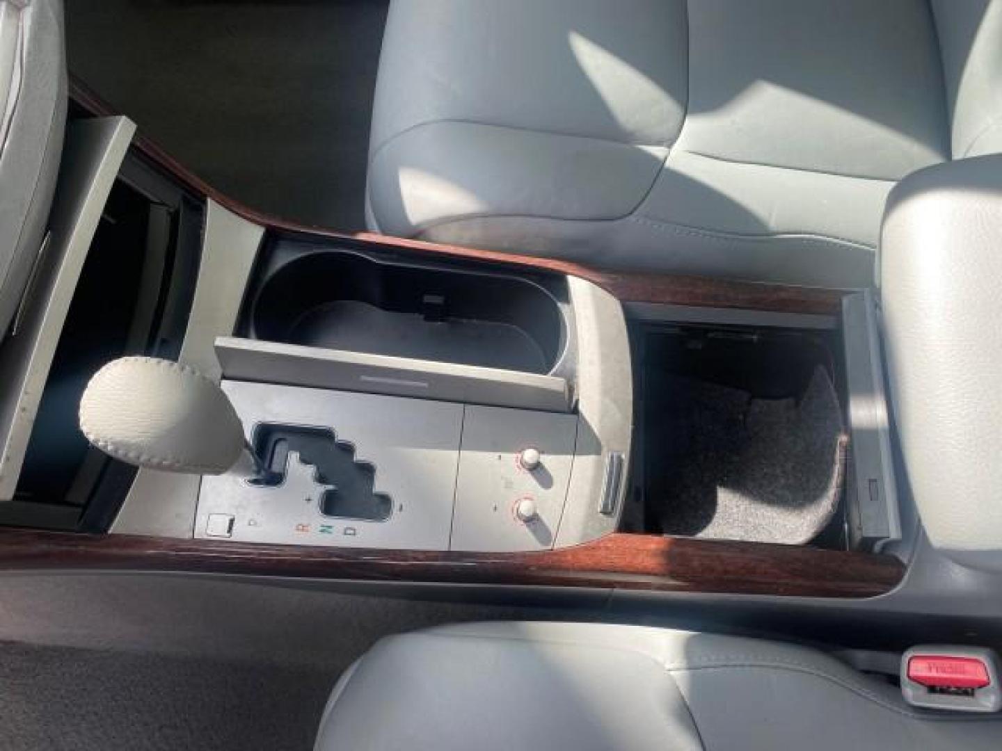 2009 Classic Silver Metallic /Graphite Toyota Avalon XLS LOW MILES 38,036 1 OWNER (4T1BK36B09U) with an 3.5L DOHC EFI 24-Valve V6 Engine engine, Automatic transmission, located at 4701 North Dixie Hwy, Pompano Beach, FL, 33064, (954) 422-2889, 26.240938, -80.123474 - OUR WEBPAGE FLORIDACARS1.COM HAS OVER 100 PHOTOS AND FREE CARFAX LINK 2009 TOYOTA AVALON XLS 1 OWNER FLORIDA SUNROOF LEATHER LIKE NEW VIN: 4T1BK36B09U347729 4 T 1 B K 3 6 B 0 9 U 3 4 7 7 2 9 SEDAN 4 DR 3.5L V6 F DOHC 24V GASOLINE 28 MPG FRONT WHEEL DRIVE Features ABS Brakes Air Conditioning Alloy Wh - Photo#66