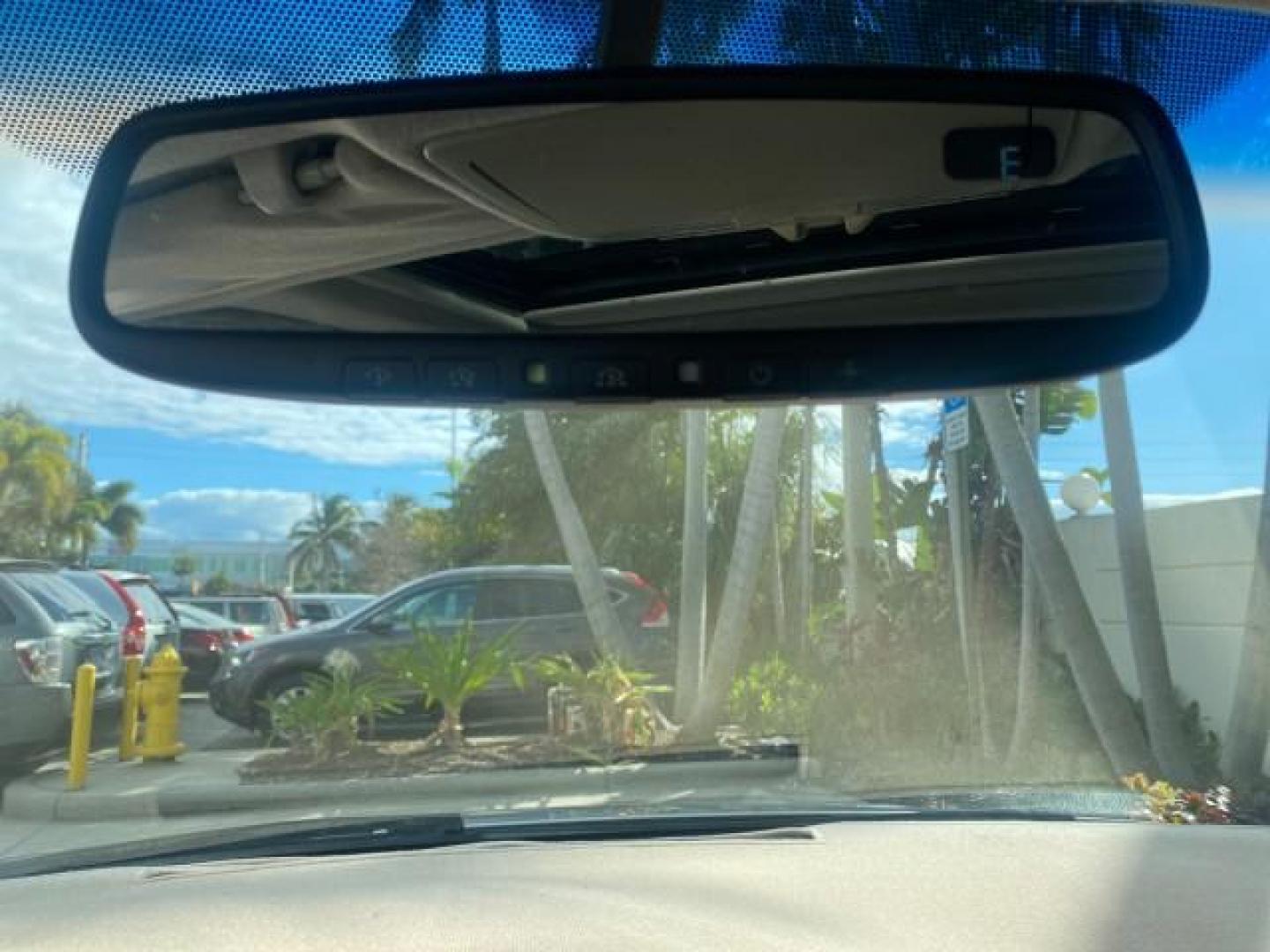 2009 Classic Silver Metallic /Graphite Toyota Avalon XLS LOW MILES 38,036 1 OWNER (4T1BK36B09U) with an 3.5L DOHC EFI 24-Valve V6 Engine engine, Automatic transmission, located at 4701 North Dixie Hwy, Pompano Beach, FL, 33064, (954) 422-2889, 26.240938, -80.123474 - OUR WEBPAGE FLORIDACARS1.COM HAS OVER 100 PHOTOS AND FREE CARFAX LINK 2009 TOYOTA AVALON XLS 1 OWNER FLORIDA SUNROOF LEATHER LIKE NEW VIN: 4T1BK36B09U347729 4 T 1 B K 3 6 B 0 9 U 3 4 7 7 2 9 SEDAN 4 DR 3.5L V6 F DOHC 24V GASOLINE 28 MPG FRONT WHEEL DRIVE Features ABS Brakes Air Conditioning Alloy Wh - Photo#69