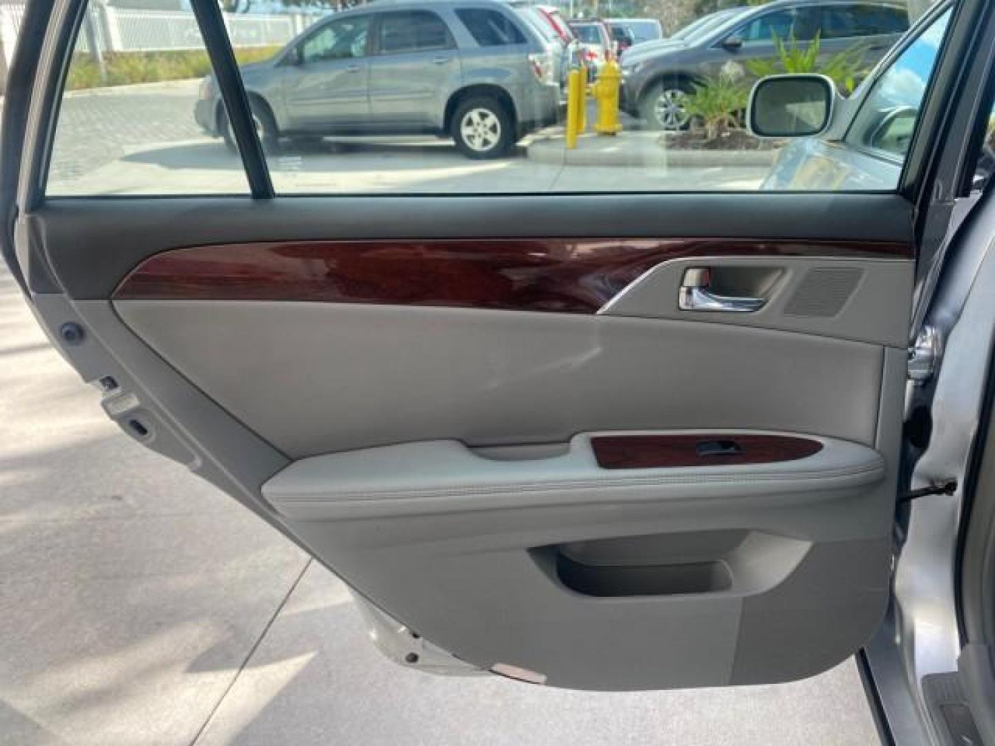 2009 Classic Silver Metallic /Graphite Toyota Avalon XLS LOW MILES 38,036 1 OWNER (4T1BK36B09U) with an 3.5L DOHC EFI 24-Valve V6 Engine engine, Automatic transmission, located at 4701 North Dixie Hwy, Pompano Beach, FL, 33064, (954) 422-2889, 26.240938, -80.123474 - OUR WEBPAGE FLORIDACARS1.COM HAS OVER 100 PHOTOS AND FREE CARFAX LINK 2009 TOYOTA AVALON XLS 1 OWNER FLORIDA SUNROOF LEATHER LIKE NEW VIN: 4T1BK36B09U347729 4 T 1 B K 3 6 B 0 9 U 3 4 7 7 2 9 SEDAN 4 DR 3.5L V6 F DOHC 24V GASOLINE 28 MPG FRONT WHEEL DRIVE Features ABS Brakes Air Conditioning Alloy Wh - Photo#79
