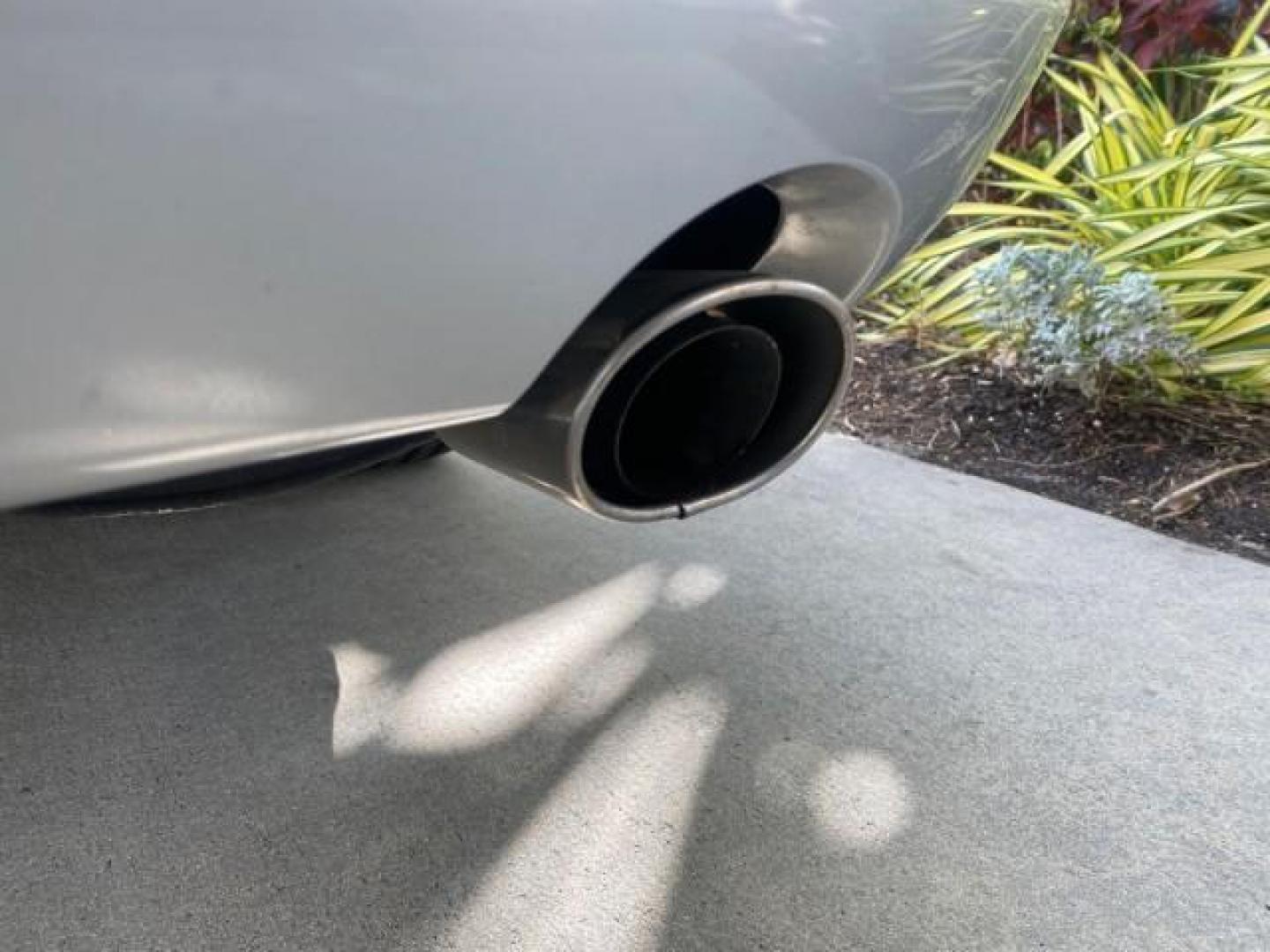 2009 Classic Silver Metallic /Graphite Toyota Avalon XLS LOW MILES 38,036 1 OWNER (4T1BK36B09U) with an 3.5L DOHC EFI 24-Valve V6 Engine engine, Automatic transmission, located at 4701 North Dixie Hwy, Pompano Beach, FL, 33064, (954) 422-2889, 26.240938, -80.123474 - OUR WEBPAGE FLORIDACARS1.COM HAS OVER 100 PHOTOS AND FREE CARFAX LINK 2009 TOYOTA AVALON XLS 1 OWNER FLORIDA SUNROOF LEATHER LIKE NEW VIN: 4T1BK36B09U347729 4 T 1 B K 3 6 B 0 9 U 3 4 7 7 2 9 SEDAN 4 DR 3.5L V6 F DOHC 24V GASOLINE 28 MPG FRONT WHEEL DRIVE Features ABS Brakes Air Conditioning Alloy Wh - Photo#99
