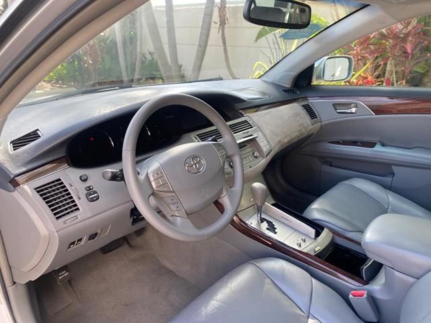 2009 Classic Silver Metallic /Graphite Toyota Avalon XLS LOW MILES 38,036 1 OWNER (4T1BK36B09U) with an 3.5L DOHC EFI 24-Valve V6 Engine engine, Automatic transmission, located at 4701 North Dixie Hwy, Pompano Beach, FL, 33064, (954) 422-2889, 26.240938, -80.123474 - OUR WEBPAGE FLORIDACARS1.COM HAS OVER 100 PHOTOS AND FREE CARFAX LINK 2009 TOYOTA AVALON XLS 1 OWNER FLORIDA SUNROOF LEATHER LIKE NEW VIN: 4T1BK36B09U347729 4 T 1 B K 3 6 B 0 9 U 3 4 7 7 2 9 SEDAN 4 DR 3.5L V6 F DOHC 24V GASOLINE 28 MPG FRONT WHEEL DRIVE Features ABS Brakes Air Conditioning Alloy Wh - Photo#48