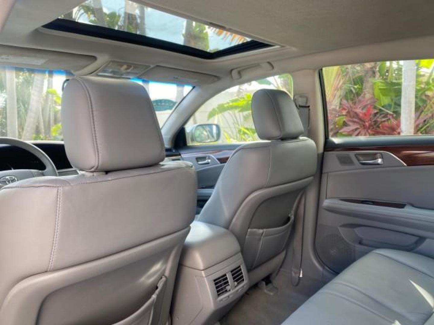 2009 Classic Silver Metallic /Graphite Toyota Avalon XLS LOW MILES 38,036 1 OWNER (4T1BK36B09U) with an 3.5L DOHC EFI 24-Valve V6 Engine engine, Automatic transmission, located at 4701 North Dixie Hwy, Pompano Beach, FL, 33064, (954) 422-2889, 26.240938, -80.123474 - OUR WEBPAGE FLORIDACARS1.COM HAS OVER 100 PHOTOS AND FREE CARFAX LINK 2009 TOYOTA AVALON XLS 1 OWNER FLORIDA SUNROOF LEATHER LIKE NEW VIN: 4T1BK36B09U347729 4 T 1 B K 3 6 B 0 9 U 3 4 7 7 2 9 SEDAN 4 DR 3.5L V6 F DOHC 24V GASOLINE 28 MPG FRONT WHEEL DRIVE Features ABS Brakes Air Conditioning Alloy Wh - Photo#84