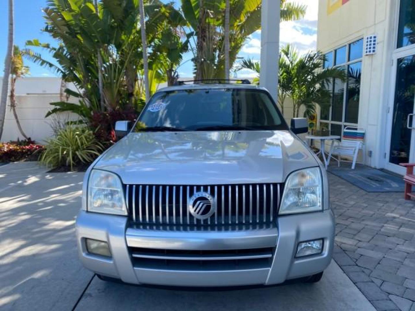2010 Brilliant Silver Metallic /Charcoal Black Mercury Mountaineer 1 OWNER LOW MILES 78,753 (4M2EN3HE6AU) with an 4.0L SOHC 12-Valve V6 Engine engine, Automatic transmission, located at 4701 North Dixie Hwy, Pompano Beach, FL, 33064, (954) 422-2889, 26.240938, -80.123474 - OUR WEBPAGE FLORIDACARS1.COM HAS OVER 100 PHOTOS AND FREE CARFAX LINK 2010 MERCURY MOUNTAINEER 1 OWNER FLORIDA VIN: 4M2EN3HE6AUJ00892 4 M 2 E N 3 H E 6 A U J 0 0 8 9 2 4 DOOR WAGON/SPORT UTILITY 4.0L V6 F SOHC 12V GASOLINE 20 MPG FRONT WHEEL DRIVE Features ABS Brakes Air Conditioning Alloy Wheels AM - Photo#2