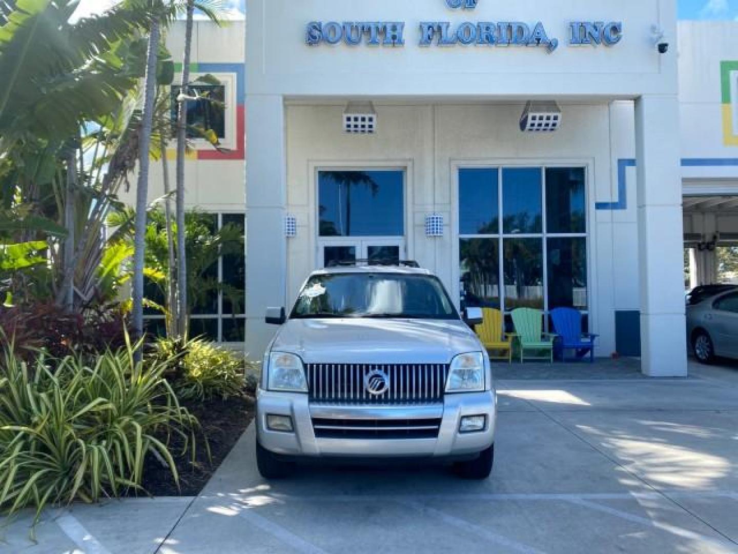 2010 Brilliant Silver Metallic /Charcoal Black Mercury Mountaineer 1 OWNER LOW MILES 78,753 (4M2EN3HE6AU) with an 4.0L SOHC 12-Valve V6 Engine engine, Automatic transmission, located at 4701 North Dixie Hwy, Pompano Beach, FL, 33064, (954) 422-2889, 26.240938, -80.123474 - OUR WEBPAGE FLORIDACARS1.COM HAS OVER 100 PHOTOS AND FREE CARFAX LINK 2010 MERCURY MOUNTAINEER 1 OWNER FLORIDA VIN: 4M2EN3HE6AUJ00892 4 M 2 E N 3 H E 6 A U J 0 0 8 9 2 4 DOOR WAGON/SPORT UTILITY 4.0L V6 F SOHC 12V GASOLINE 20 MPG FRONT WHEEL DRIVE Features ABS Brakes Air Conditioning Alloy Wheels AM - Photo#26