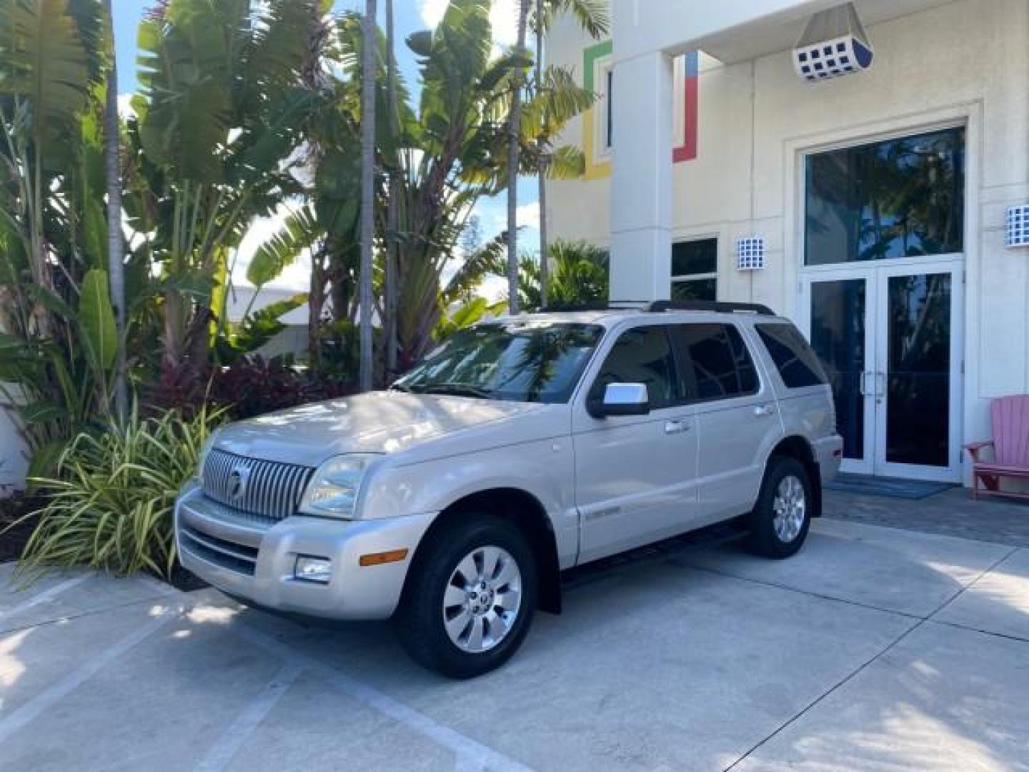 2010 Brilliant Silver Metallic /Charcoal Black Mercury Mountaineer 1 OWNER LOW MILES 78,753 (4M2EN3HE6AU) with an 4.0L SOHC 12-Valve V6 Engine engine, Automatic transmission, located at 4701 North Dixie Hwy, Pompano Beach, FL, 33064, (954) 422-2889, 26.240938, -80.123474 - OUR WEBPAGE FLORIDACARS1.COM HAS OVER 100 PHOTOS AND FREE CARFAX LINK 2010 MERCURY MOUNTAINEER 1 OWNER FLORIDA VIN: 4M2EN3HE6AUJ00892 4 M 2 E N 3 H E 6 A U J 0 0 8 9 2 4 DOOR WAGON/SPORT UTILITY 4.0L V6 F SOHC 12V GASOLINE 20 MPG FRONT WHEEL DRIVE Features ABS Brakes Air Conditioning Alloy Wheels AM - Photo#28