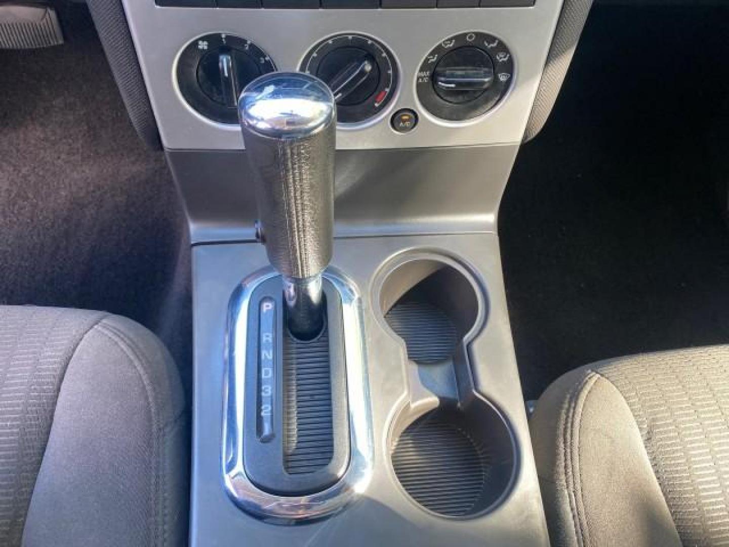 2010 Brilliant Silver Metallic /Charcoal Black Mercury Mountaineer 1 OWNER LOW MILES 78,753 (4M2EN3HE6AU) with an 4.0L SOHC 12-Valve V6 Engine engine, Automatic transmission, located at 4701 North Dixie Hwy, Pompano Beach, FL, 33064, (954) 422-2889, 26.240938, -80.123474 - OUR WEBPAGE FLORIDACARS1.COM HAS OVER 100 PHOTOS AND FREE CARFAX LINK 2010 MERCURY MOUNTAINEER 1 OWNER FLORIDA VIN: 4M2EN3HE6AUJ00892 4 M 2 E N 3 H E 6 A U J 0 0 8 9 2 4 DOOR WAGON/SPORT UTILITY 4.0L V6 F SOHC 12V GASOLINE 20 MPG FRONT WHEEL DRIVE Features ABS Brakes Air Conditioning Alloy Wheels AM - Photo#59