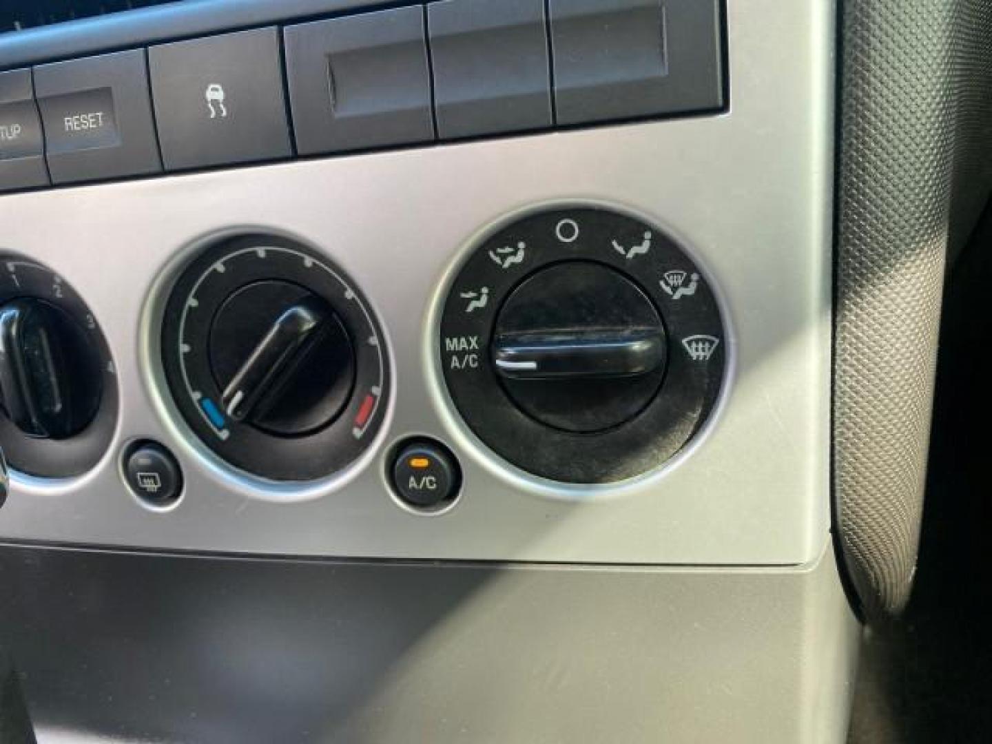 2010 Brilliant Silver Metallic /Charcoal Black Mercury Mountaineer 1 OWNER LOW MILES 78,753 (4M2EN3HE6AU) with an 4.0L SOHC 12-Valve V6 Engine engine, Automatic transmission, located at 4701 North Dixie Hwy, Pompano Beach, FL, 33064, (954) 422-2889, 26.240938, -80.123474 - OUR WEBPAGE FLORIDACARS1.COM HAS OVER 100 PHOTOS AND FREE CARFAX LINK 2010 MERCURY MOUNTAINEER 1 OWNER FLORIDA VIN: 4M2EN3HE6AUJ00892 4 M 2 E N 3 H E 6 A U J 0 0 8 9 2 4 DOOR WAGON/SPORT UTILITY 4.0L V6 F SOHC 12V GASOLINE 20 MPG FRONT WHEEL DRIVE Features ABS Brakes Air Conditioning Alloy Wheels AM - Photo#60