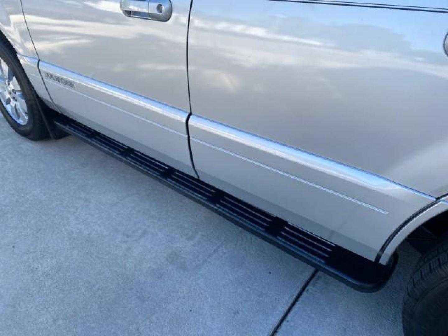 2010 Brilliant Silver Metallic /Charcoal Black Mercury Mountaineer 1 OWNER LOW MILES 78,753 (4M2EN3HE6AU) with an 4.0L SOHC 12-Valve V6 Engine engine, Automatic transmission, located at 4701 North Dixie Hwy, Pompano Beach, FL, 33064, (954) 422-2889, 26.240938, -80.123474 - OUR WEBPAGE FLORIDACARS1.COM HAS OVER 100 PHOTOS AND FREE CARFAX LINK 2010 MERCURY MOUNTAINEER 1 OWNER FLORIDA VIN: 4M2EN3HE6AUJ00892 4 M 2 E N 3 H E 6 A U J 0 0 8 9 2 4 DOOR WAGON/SPORT UTILITY 4.0L V6 F SOHC 12V GASOLINE 20 MPG FRONT WHEEL DRIVE Features ABS Brakes Air Conditioning Alloy Wheels AM - Photo#74