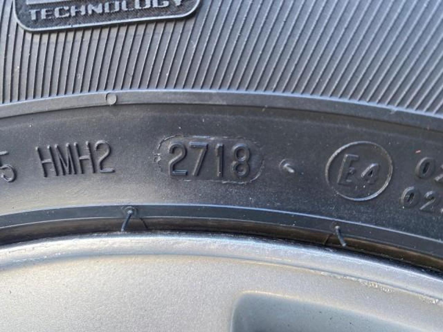 2010 Brilliant Silver Metallic /Charcoal Black Mercury Mountaineer 1 OWNER LOW MILES 78,753 (4M2EN3HE6AU) with an 4.0L SOHC 12-Valve V6 Engine engine, Automatic transmission, located at 4701 North Dixie Hwy, Pompano Beach, FL, 33064, (954) 422-2889, 26.240938, -80.123474 - OUR WEBPAGE FLORIDACARS1.COM HAS OVER 100 PHOTOS AND FREE CARFAX LINK 2010 MERCURY MOUNTAINEER 1 OWNER FLORIDA VIN: 4M2EN3HE6AUJ00892 4 M 2 E N 3 H E 6 A U J 0 0 8 9 2 4 DOOR WAGON/SPORT UTILITY 4.0L V6 F SOHC 12V GASOLINE 20 MPG FRONT WHEEL DRIVE Features ABS Brakes Air Conditioning Alloy Wheels AM - Photo#87