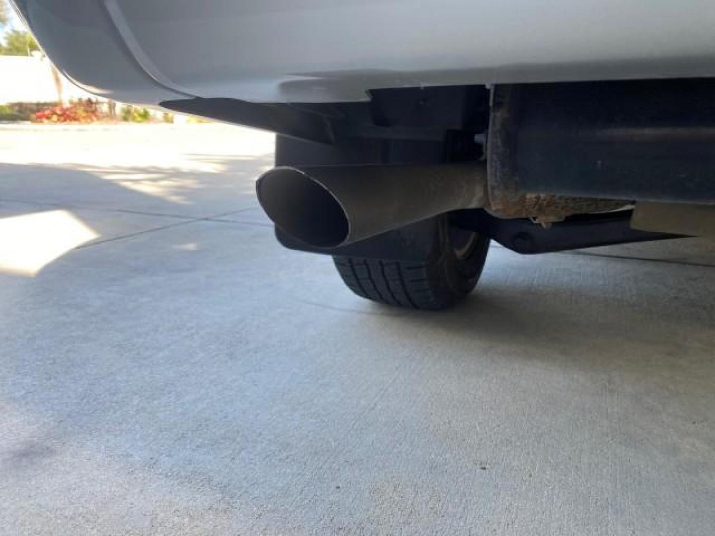 2010 Brilliant Silver Metallic /Charcoal Black Mercury Mountaineer 1 OWNER LOW MILES 78,753 (4M2EN3HE6AU) with an 4.0L SOHC 12-Valve V6 Engine engine, Automatic transmission, located at 4701 North Dixie Hwy, Pompano Beach, FL, 33064, (954) 422-2889, 26.240938, -80.123474 - OUR WEBPAGE FLORIDACARS1.COM HAS OVER 100 PHOTOS AND FREE CARFAX LINK 2010 MERCURY MOUNTAINEER 1 OWNER FLORIDA VIN: 4M2EN3HE6AUJ00892 4 M 2 E N 3 H E 6 A U J 0 0 8 9 2 4 DOOR WAGON/SPORT UTILITY 4.0L V6 F SOHC 12V GASOLINE 20 MPG FRONT WHEEL DRIVE Features ABS Brakes Air Conditioning Alloy Wheels AM - Photo#91