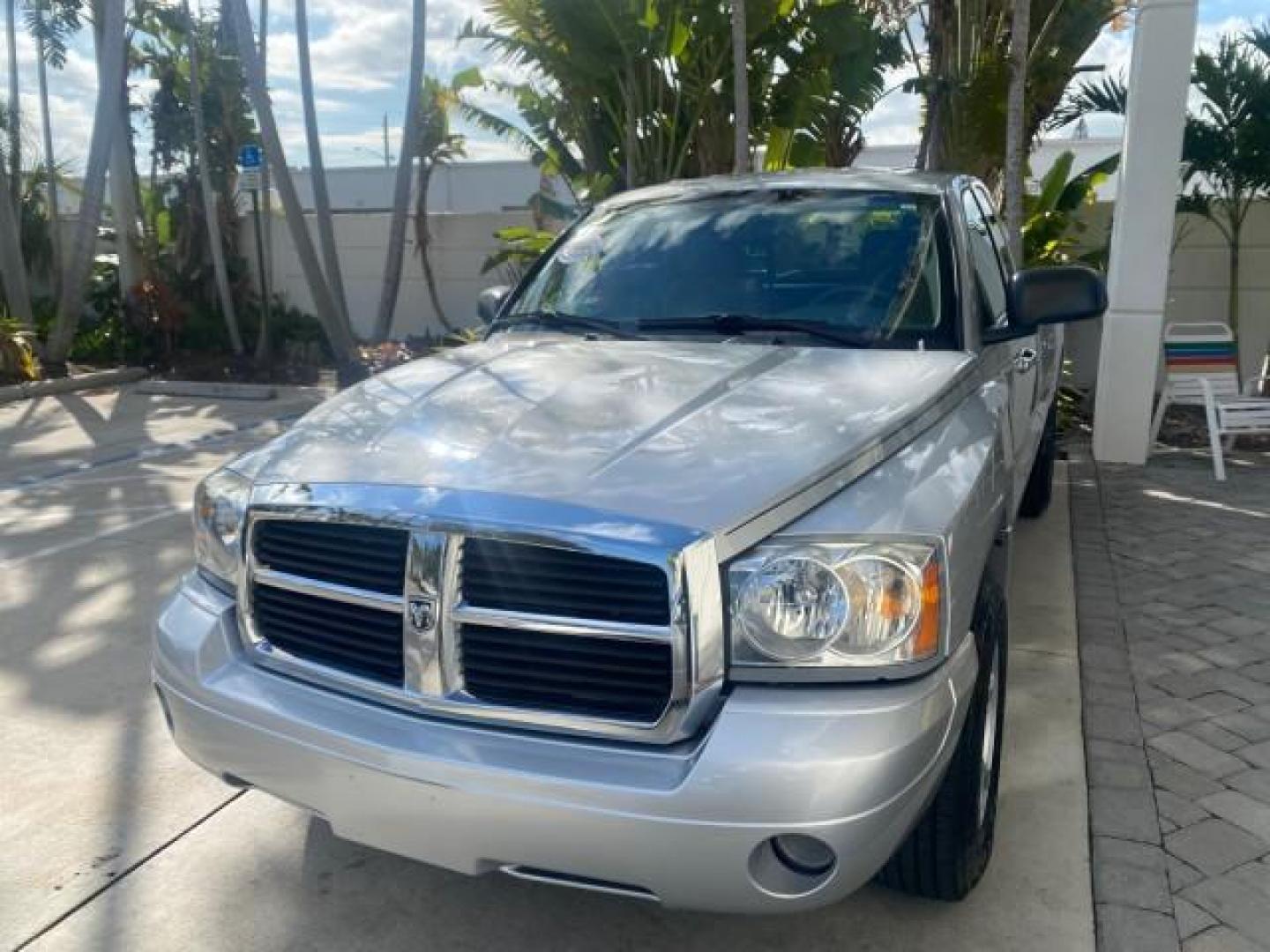 2006 Bright Silver Metallic /Med Slate Gray Dodge Dakota SLT CLUB CAB LOW MILES 55,990 (1D7HE42K06S) with an 3.7L V6 Magnum Engine engine, Automatic transmission, located at 4701 North Dixie Hwy, Pompano Beach, FL, 33064, (954) 422-2889, 26.240938, -80.123474 - OUR WEBPAGE FLORIDACARS1.COM HAS OVER 100 PHOTOS AND FREE CARFAX LINK 2006 DODGE DAKOTA SLT 1 OWNER CLUB CAB 4 DOOR ALL DOORS OPEN VIN: 1D7HE42K06S506201 1 D 7 H E 4 2 K 0 6 S 5 0 6 2 0 1 CLUB CAB PICKUP 3.7L V6 F OHV GASOLINE 22 MPG REAR WHEEL DRIVE Features ABS Brakes Air Conditioning Alloy Wheels- Photo#3