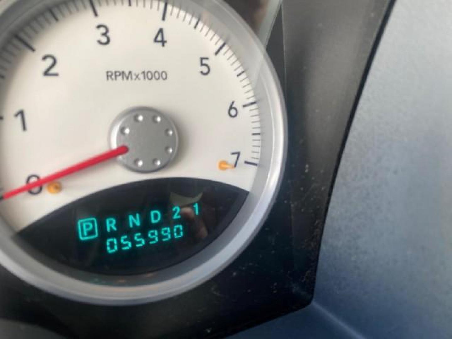 2006 Bright Silver Metallic /Med Slate Gray Dodge Dakota SLT CLUB CAB LOW MILES 55,990 (1D7HE42K06S) with an 3.7L V6 Magnum Engine engine, Automatic transmission, located at 4701 North Dixie Hwy, Pompano Beach, FL, 33064, (954) 422-2889, 26.240938, -80.123474 - OUR WEBPAGE FLORIDACARS1.COM HAS OVER 100 PHOTOS AND FREE CARFAX LINK 2006 DODGE DAKOTA SLT 1 OWNER CLUB CAB 4 DOOR ALL DOORS OPEN VIN: 1D7HE42K06S506201 1 D 7 H E 4 2 K 0 6 S 5 0 6 2 0 1 CLUB CAB PICKUP 3.7L V6 F OHV GASOLINE 22 MPG REAR WHEEL DRIVE Features ABS Brakes Air Conditioning Alloy Wheels- Photo#18