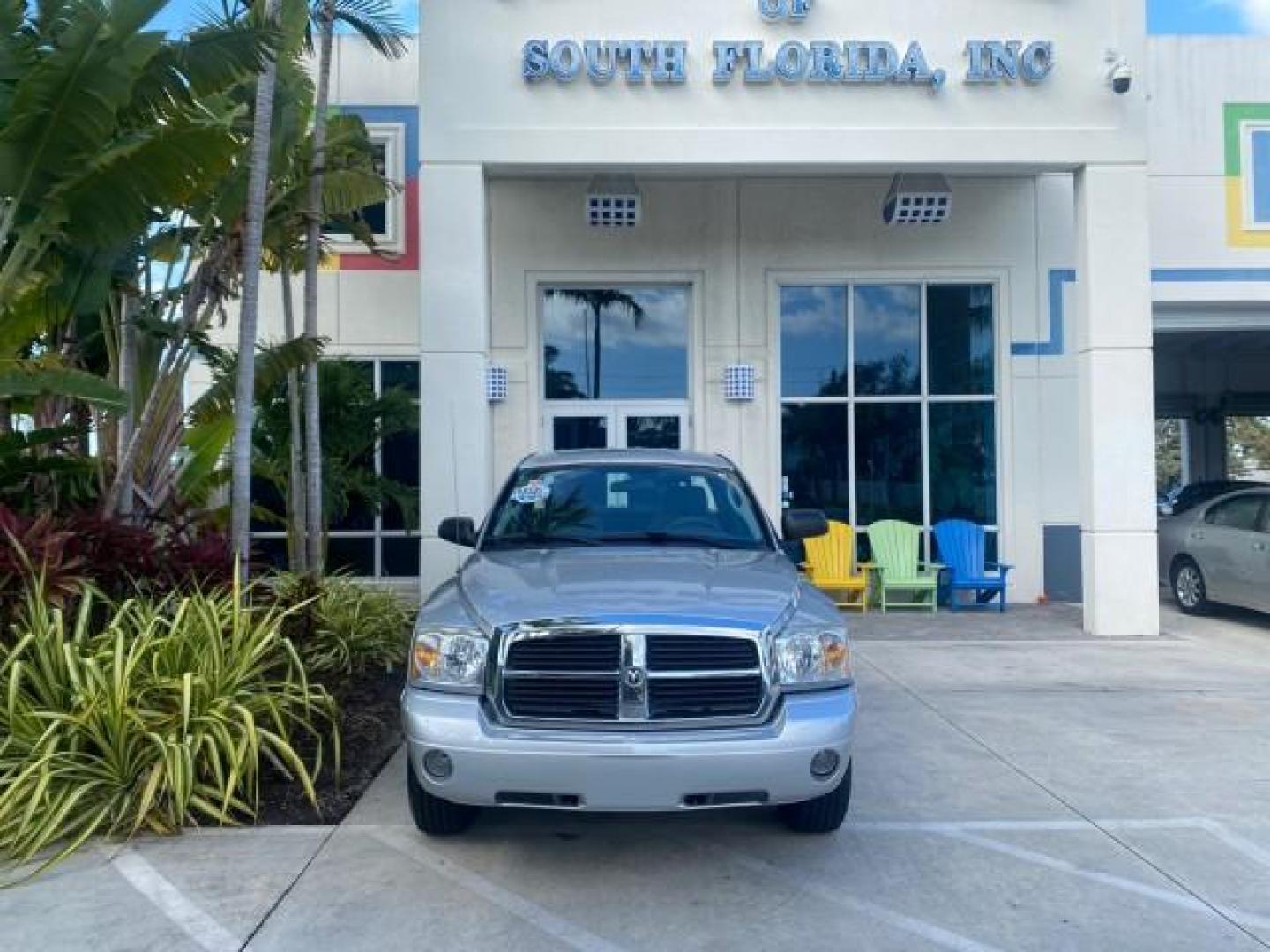2006 Bright Silver Metallic /Med Slate Gray Dodge Dakota SLT CLUB CAB LOW MILES 55,990 (1D7HE42K06S) with an 3.7L V6 Magnum Engine engine, Automatic transmission, located at 4701 North Dixie Hwy, Pompano Beach, FL, 33064, (954) 422-2889, 26.240938, -80.123474 - OUR WEBPAGE FLORIDACARS1.COM HAS OVER 100 PHOTOS AND FREE CARFAX LINK 2006 DODGE DAKOTA SLT 1 OWNER CLUB CAB 4 DOOR ALL DOORS OPEN VIN: 1D7HE42K06S506201 1 D 7 H E 4 2 K 0 6 S 5 0 6 2 0 1 CLUB CAB PICKUP 3.7L V6 F OHV GASOLINE 22 MPG REAR WHEEL DRIVE Features ABS Brakes Air Conditioning Alloy Wheels- Photo#26