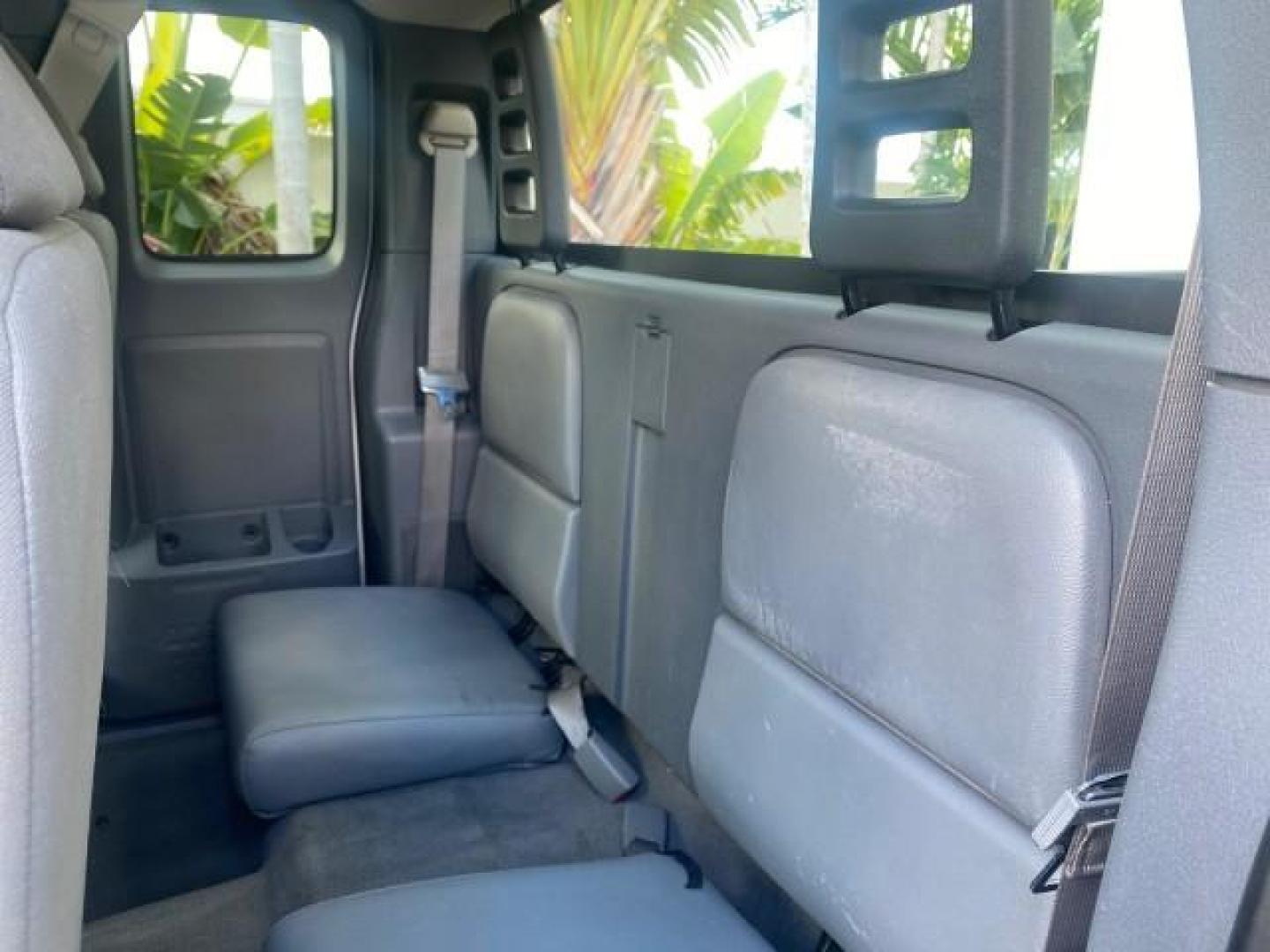 2006 Bright Silver Metallic /Med Slate Gray Dodge Dakota SLT CLUB CAB LOW MILES 55,990 (1D7HE42K06S) with an 3.7L V6 Magnum Engine engine, Automatic transmission, located at 4701 North Dixie Hwy, Pompano Beach, FL, 33064, (954) 422-2889, 26.240938, -80.123474 - OUR WEBPAGE FLORIDACARS1.COM HAS OVER 100 PHOTOS AND FREE CARFAX LINK 2006 DODGE DAKOTA SLT 1 OWNER CLUB CAB 4 DOOR ALL DOORS OPEN VIN: 1D7HE42K06S506201 1 D 7 H E 4 2 K 0 6 S 5 0 6 2 0 1 CLUB CAB PICKUP 3.7L V6 F OHV GASOLINE 22 MPG REAR WHEEL DRIVE Features ABS Brakes Air Conditioning Alloy Wheels- Photo#78