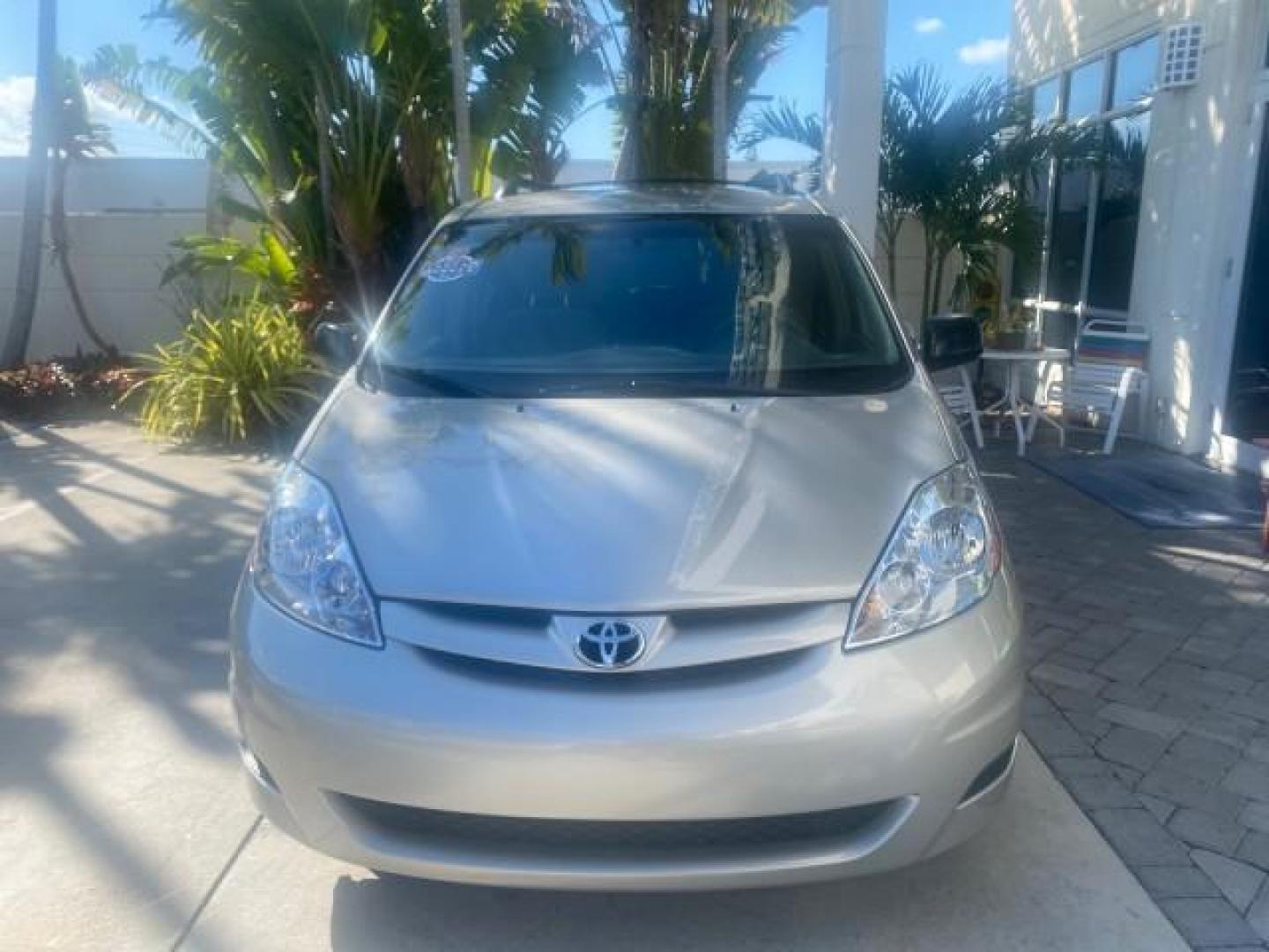 2010 Silver Pine Mica /Stone Toyota Sienna LE LOW MILES 41,871 1 OWNER 7 PASSENGER (5TDKK4CC9AS) with an 3.5L DOHC 24-Valve VVT-i V6 Engine engine, Automatic transmission, located at 4701 North Dixie Hwy, Pompano Beach, FL, 33064, (954) 422-2889, 26.240938, -80.123474 - OUR WEBPAGE FLORIDACARS1.COM HAS OVER 100 PHOTOS AND FREE CARFAX LINK 2010 TOYOTA SIENNA LE 7-PASSENGER 1 OWNER FLORIDA VIN: 5TDKK4CC9AS339371 5 T D K K 4 C C 9 A S 3 3 9 3 7 1 VAN 3.5L V6 F DOHC 24V GASOLINE 23 MPG FRONT WHEEL DRIVE Features ABS Brakes Air Conditioning AM/FM Stereo Automatic Transm - Photo#2