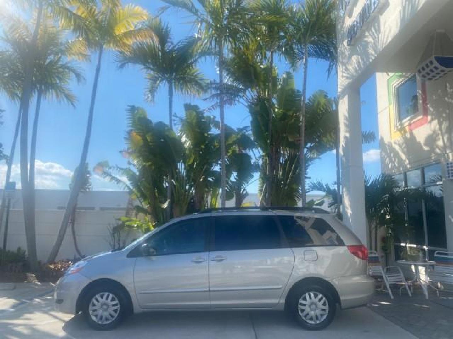 2010 Silver Pine Mica /Stone Toyota Sienna LE LOW MILES 41,871 1 OWNER 7 PASSENGER (5TDKK4CC9AS) with an 3.5L DOHC 24-Valve VVT-i V6 Engine engine, Automatic transmission, located at 4701 North Dixie Hwy, Pompano Beach, FL, 33064, (954) 422-2889, 26.240938, -80.123474 - OUR WEBPAGE FLORIDACARS1.COM HAS OVER 100 PHOTOS AND FREE CARFAX LINK 2010 TOYOTA SIENNA LE 7-PASSENGER 1 OWNER FLORIDA VIN: 5TDKK4CC9AS339371 5 T D K K 4 C C 9 A S 3 3 9 3 7 1 VAN 3.5L V6 F DOHC 24V GASOLINE 23 MPG FRONT WHEEL DRIVE Features ABS Brakes Air Conditioning AM/FM Stereo Automatic Transm - Photo#4