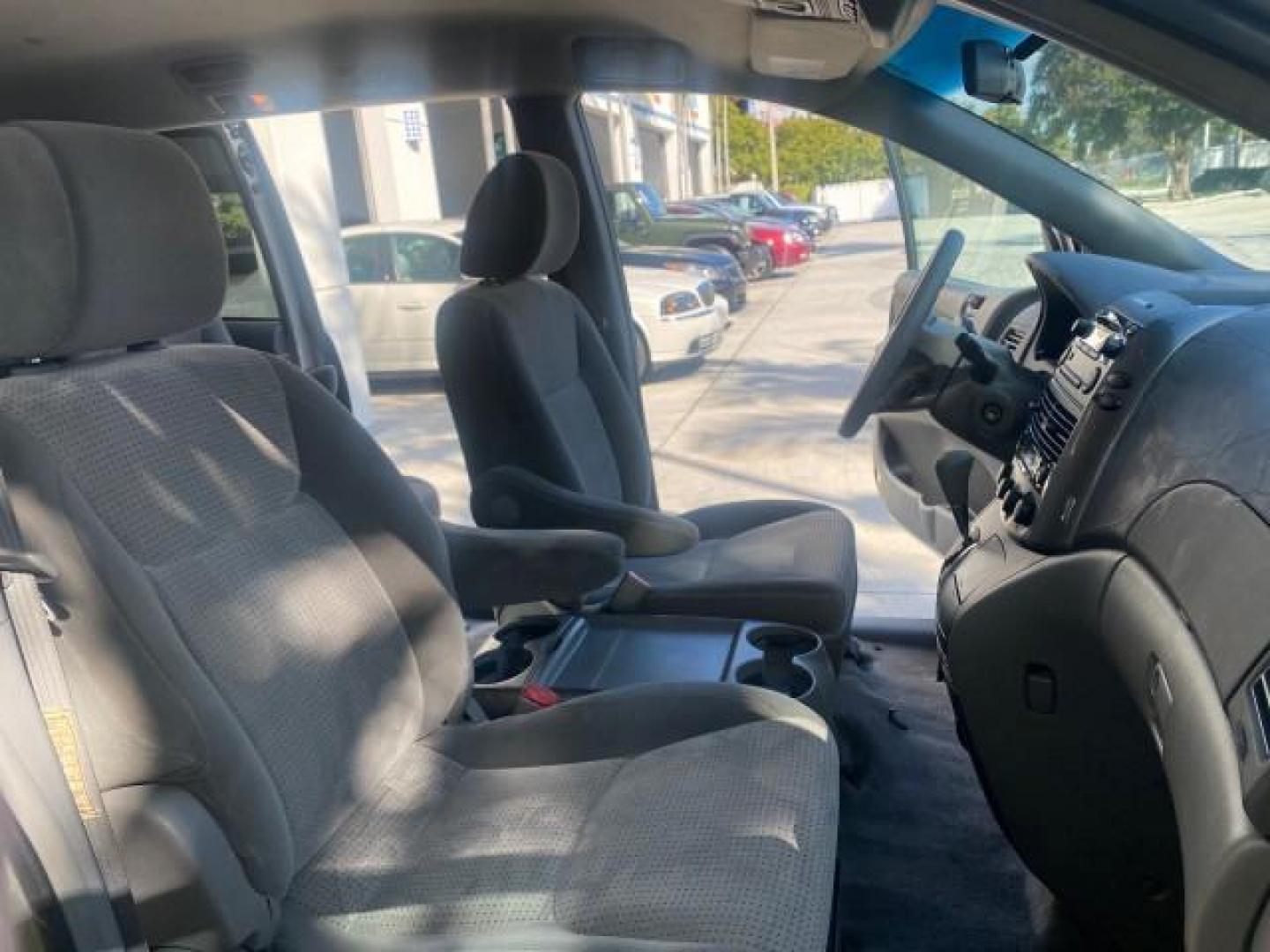 2010 Silver Pine Mica /Stone Toyota Sienna LE LOW MILES 41,871 1 OWNER 7 PASSENGER (5TDKK4CC9AS) with an 3.5L DOHC 24-Valve VVT-i V6 Engine engine, Automatic transmission, located at 4701 North Dixie Hwy, Pompano Beach, FL, 33064, (954) 422-2889, 26.240938, -80.123474 - OUR WEBPAGE FLORIDACARS1.COM HAS OVER 100 PHOTOS AND FREE CARFAX LINK 2010 TOYOTA SIENNA LE 7-PASSENGER 1 OWNER FLORIDA VIN: 5TDKK4CC9AS339371 5 T D K K 4 C C 9 A S 3 3 9 3 7 1 VAN 3.5L V6 F DOHC 24V GASOLINE 23 MPG FRONT WHEEL DRIVE Features ABS Brakes Air Conditioning AM/FM Stereo Automatic Transm - Photo#12