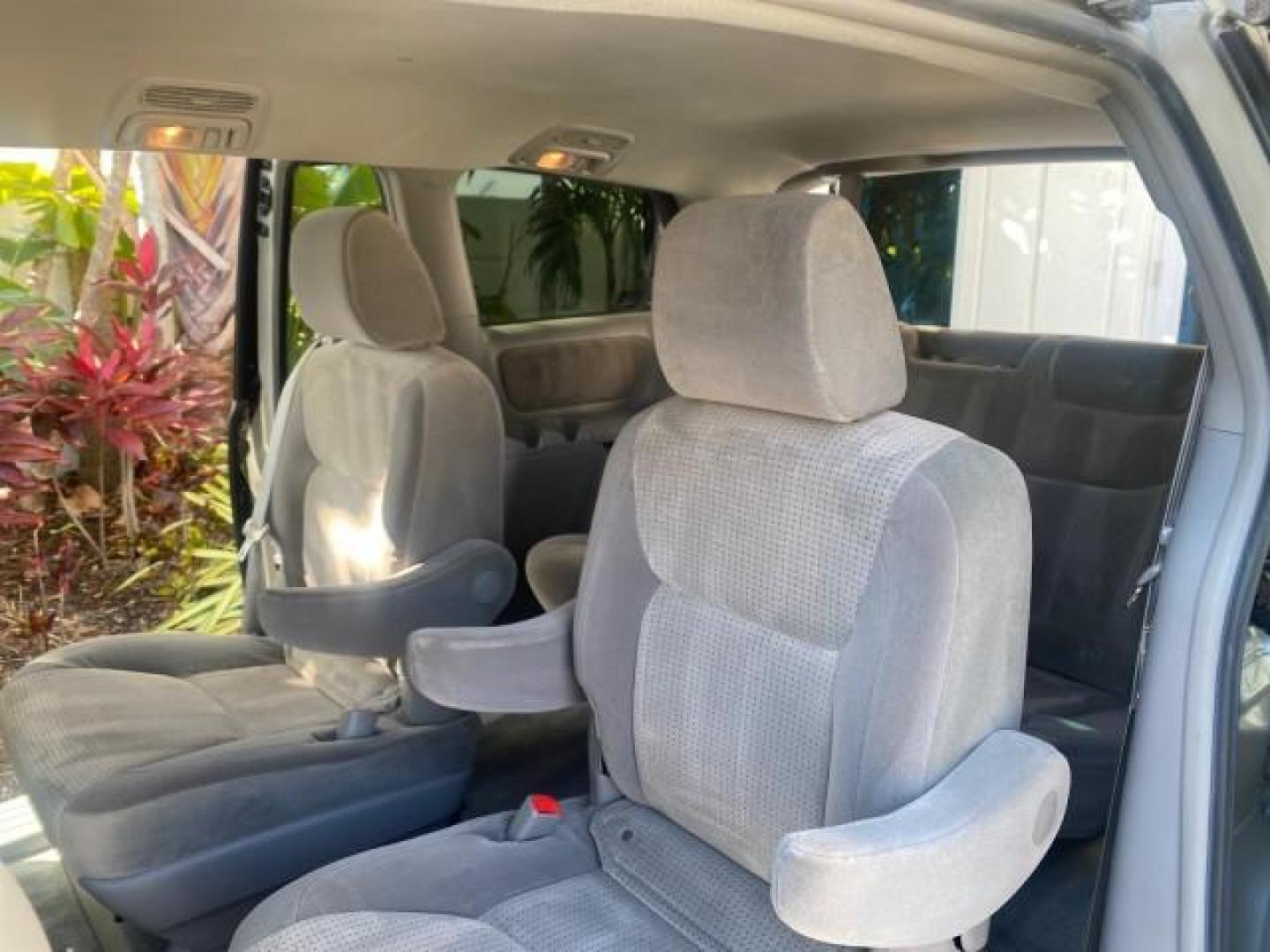 2010 Silver Pine Mica /Stone Toyota Sienna LE LOW MILES 41,871 1 OWNER 7 PASSENGER (5TDKK4CC9AS) with an 3.5L DOHC 24-Valve VVT-i V6 Engine engine, Automatic transmission, located at 4701 North Dixie Hwy, Pompano Beach, FL, 33064, (954) 422-2889, 26.240938, -80.123474 - OUR WEBPAGE FLORIDACARS1.COM HAS OVER 100 PHOTOS AND FREE CARFAX LINK 2010 TOYOTA SIENNA LE 7-PASSENGER 1 OWNER FLORIDA VIN: 5TDKK4CC9AS339371 5 T D K K 4 C C 9 A S 3 3 9 3 7 1 VAN 3.5L V6 F DOHC 24V GASOLINE 23 MPG FRONT WHEEL DRIVE Features ABS Brakes Air Conditioning AM/FM Stereo Automatic Transm - Photo#14