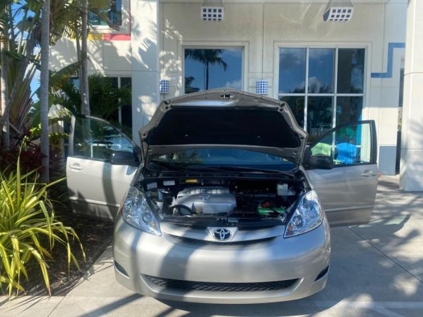 2010 Silver Pine Mica /Stone Toyota Sienna LE LOW MILES 41,871 1 OWNER 7 PASSENGER (5TDKK4CC9AS) with an 3.5L DOHC 24-Valve VVT-i V6 Engine engine, Automatic transmission, located at 4701 North Dixie Hwy, Pompano Beach, FL, 33064, (954) 422-2889, 26.240938, -80.123474 - OUR WEBPAGE FLORIDACARS1.COM HAS OVER 100 PHOTOS AND FREE CARFAX LINK 2010 TOYOTA SIENNA LE 7-PASSENGER 1 OWNER FLORIDA VIN: 5TDKK4CC9AS339371 5 T D K K 4 C C 9 A S 3 3 9 3 7 1 VAN 3.5L V6 F DOHC 24V GASOLINE 23 MPG FRONT WHEEL DRIVE Features ABS Brakes Air Conditioning AM/FM Stereo Automatic Transm - Photo#17