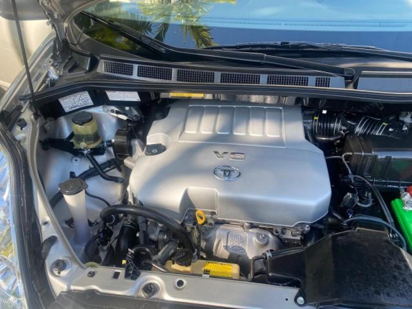 2010 Silver Pine Mica /Stone Toyota Sienna LE LOW MILES 41,871 1 OWNER 7 PASSENGER (5TDKK4CC9AS) with an 3.5L DOHC 24-Valve VVT-i V6 Engine engine, Automatic transmission, located at 4701 North Dixie Hwy, Pompano Beach, FL, 33064, (954) 422-2889, 26.240938, -80.123474 - OUR WEBPAGE FLORIDACARS1.COM HAS OVER 100 PHOTOS AND FREE CARFAX LINK 2010 TOYOTA SIENNA LE 7-PASSENGER 1 OWNER FLORIDA VIN: 5TDKK4CC9AS339371 5 T D K K 4 C C 9 A S 3 3 9 3 7 1 VAN 3.5L V6 F DOHC 24V GASOLINE 23 MPG FRONT WHEEL DRIVE Features ABS Brakes Air Conditioning AM/FM Stereo Automatic Transm - Photo#24