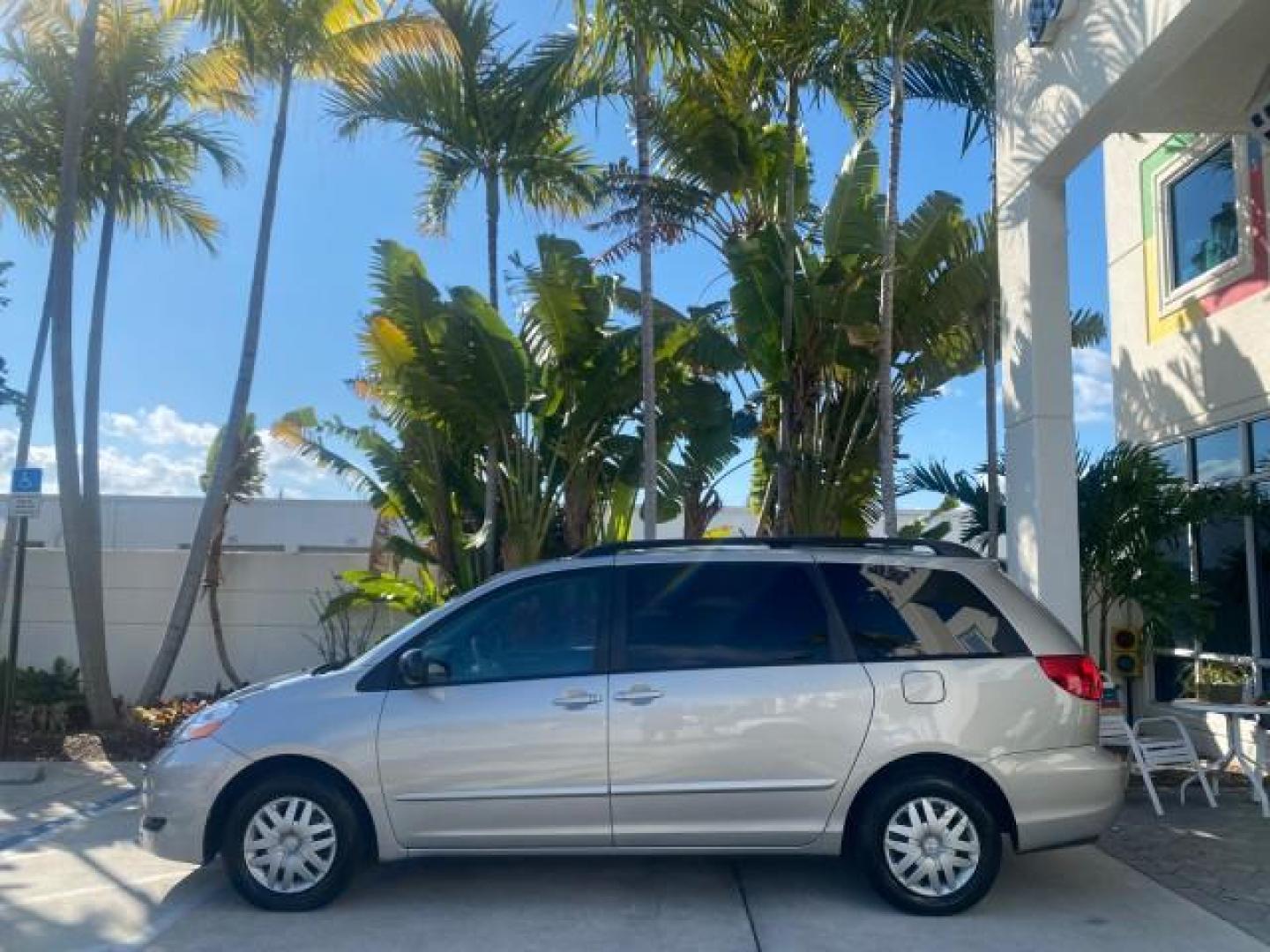 2010 Silver Pine Mica /Stone Toyota Sienna LE LOW MILES 41,871 1 OWNER 7 PASSENGER (5TDKK4CC9AS) with an 3.5L DOHC 24-Valve VVT-i V6 Engine engine, Automatic transmission, located at 4701 North Dixie Hwy, Pompano Beach, FL, 33064, (954) 422-2889, 26.240938, -80.123474 - OUR WEBPAGE FLORIDACARS1.COM HAS OVER 100 PHOTOS AND FREE CARFAX LINK 2010 TOYOTA SIENNA LE 7-PASSENGER 1 OWNER FLORIDA VIN: 5TDKK4CC9AS339371 5 T D K K 4 C C 9 A S 3 3 9 3 7 1 VAN 3.5L V6 F DOHC 24V GASOLINE 23 MPG FRONT WHEEL DRIVE Features ABS Brakes Air Conditioning AM/FM Stereo Automatic Transm - Photo#30
