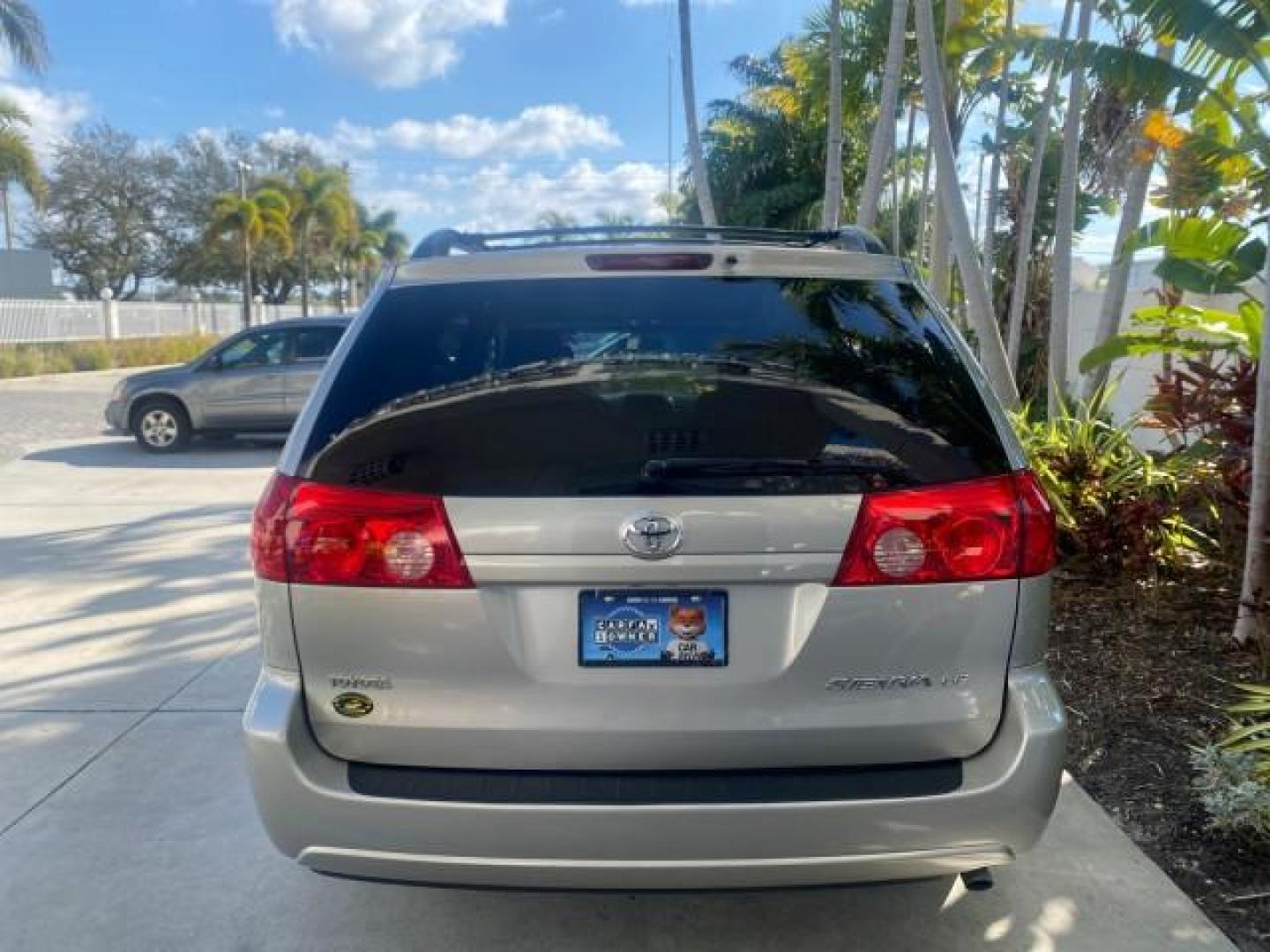 2010 Silver Pine Mica /Stone Toyota Sienna LE LOW MILES 41,871 1 OWNER 7 PASSENGER (5TDKK4CC9AS) with an 3.5L DOHC 24-Valve VVT-i V6 Engine engine, Automatic transmission, located at 4701 North Dixie Hwy, Pompano Beach, FL, 33064, (954) 422-2889, 26.240938, -80.123474 - OUR WEBPAGE FLORIDACARS1.COM HAS OVER 100 PHOTOS AND FREE CARFAX LINK 2010 TOYOTA SIENNA LE 7-PASSENGER 1 OWNER FLORIDA VIN: 5TDKK4CC9AS339371 5 T D K K 4 C C 9 A S 3 3 9 3 7 1 VAN 3.5L V6 F DOHC 24V GASOLINE 23 MPG FRONT WHEEL DRIVE Features ABS Brakes Air Conditioning AM/FM Stereo Automatic Transm - Photo#35