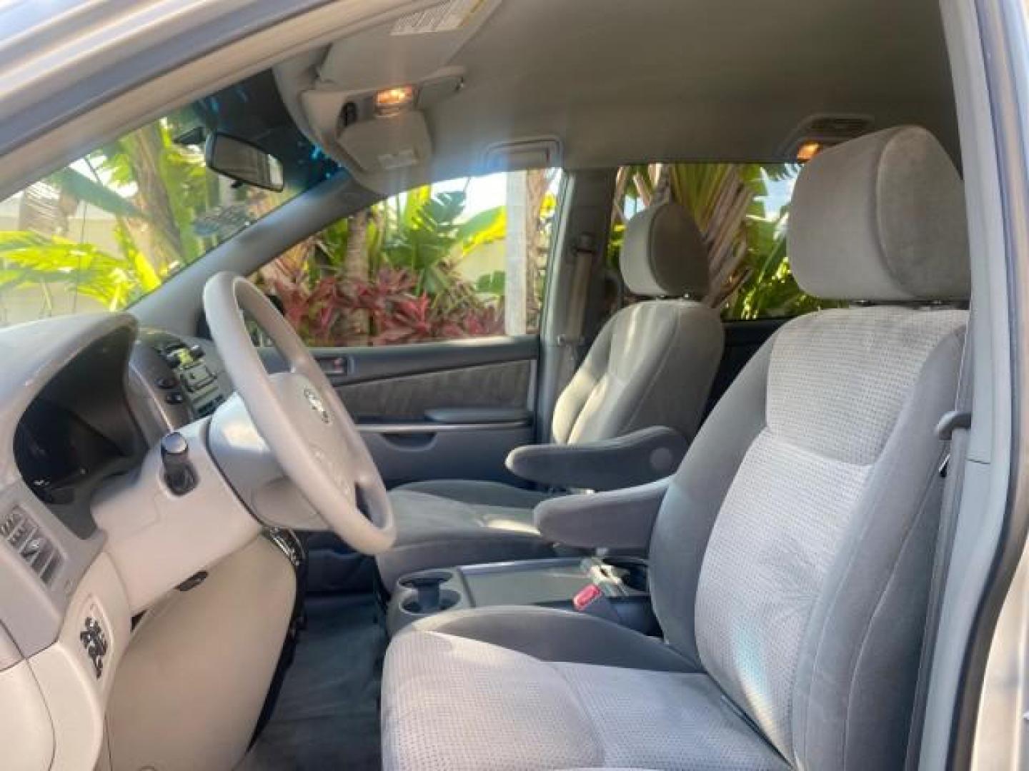 2010 Silver Pine Mica /Stone Toyota Sienna LE LOW MILES 41,871 1 OWNER 7 PASSENGER (5TDKK4CC9AS) with an 3.5L DOHC 24-Valve VVT-i V6 Engine engine, Automatic transmission, located at 4701 North Dixie Hwy, Pompano Beach, FL, 33064, (954) 422-2889, 26.240938, -80.123474 - OUR WEBPAGE FLORIDACARS1.COM HAS OVER 100 PHOTOS AND FREE CARFAX LINK 2010 TOYOTA SIENNA LE 7-PASSENGER 1 OWNER FLORIDA VIN: 5TDKK4CC9AS339371 5 T D K K 4 C C 9 A S 3 3 9 3 7 1 VAN 3.5L V6 F DOHC 24V GASOLINE 23 MPG FRONT WHEEL DRIVE Features ABS Brakes Air Conditioning AM/FM Stereo Automatic Transm - Photo#43