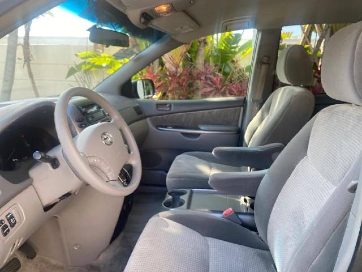 2010 Silver Pine Mica /Stone Toyota Sienna LE LOW MILES 41,871 1 OWNER 7 PASSENGER (5TDKK4CC9AS) with an 3.5L DOHC 24-Valve VVT-i V6 Engine engine, Automatic transmission, located at 4701 North Dixie Hwy, Pompano Beach, FL, 33064, (954) 422-2889, 26.240938, -80.123474 - OUR WEBPAGE FLORIDACARS1.COM HAS OVER 100 PHOTOS AND FREE CARFAX LINK 2010 TOYOTA SIENNA LE 7-PASSENGER 1 OWNER FLORIDA VIN: 5TDKK4CC9AS339371 5 T D K K 4 C C 9 A S 3 3 9 3 7 1 VAN 3.5L V6 F DOHC 24V GASOLINE 23 MPG FRONT WHEEL DRIVE Features ABS Brakes Air Conditioning AM/FM Stereo Automatic Transm - Photo#44