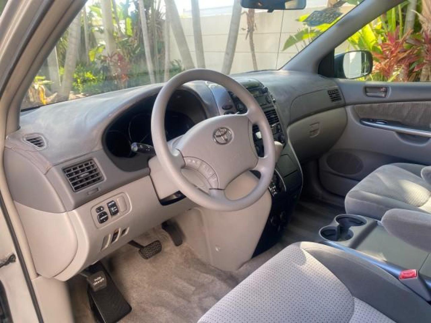 2010 Silver Pine Mica /Stone Toyota Sienna LE LOW MILES 41,871 1 OWNER 7 PASSENGER (5TDKK4CC9AS) with an 3.5L DOHC 24-Valve VVT-i V6 Engine engine, Automatic transmission, located at 4701 North Dixie Hwy, Pompano Beach, FL, 33064, (954) 422-2889, 26.240938, -80.123474 - OUR WEBPAGE FLORIDACARS1.COM HAS OVER 100 PHOTOS AND FREE CARFAX LINK 2010 TOYOTA SIENNA LE 7-PASSENGER 1 OWNER FLORIDA VIN: 5TDKK4CC9AS339371 5 T D K K 4 C C 9 A S 3 3 9 3 7 1 VAN 3.5L V6 F DOHC 24V GASOLINE 23 MPG FRONT WHEEL DRIVE Features ABS Brakes Air Conditioning AM/FM Stereo Automatic Transm - Photo#47