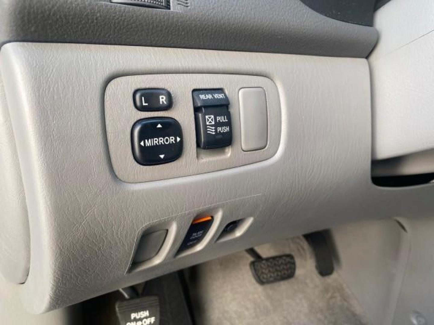 2010 Silver Pine Mica /Stone Toyota Sienna LE LOW MILES 41,871 1 OWNER 7 PASSENGER (5TDKK4CC9AS) with an 3.5L DOHC 24-Valve VVT-i V6 Engine engine, Automatic transmission, located at 4701 North Dixie Hwy, Pompano Beach, FL, 33064, (954) 422-2889, 26.240938, -80.123474 - OUR WEBPAGE FLORIDACARS1.COM HAS OVER 100 PHOTOS AND FREE CARFAX LINK 2010 TOYOTA SIENNA LE 7-PASSENGER 1 OWNER FLORIDA VIN: 5TDKK4CC9AS339371 5 T D K K 4 C C 9 A S 3 3 9 3 7 1 VAN 3.5L V6 F DOHC 24V GASOLINE 23 MPG FRONT WHEEL DRIVE Features ABS Brakes Air Conditioning AM/FM Stereo Automatic Transm - Photo#53