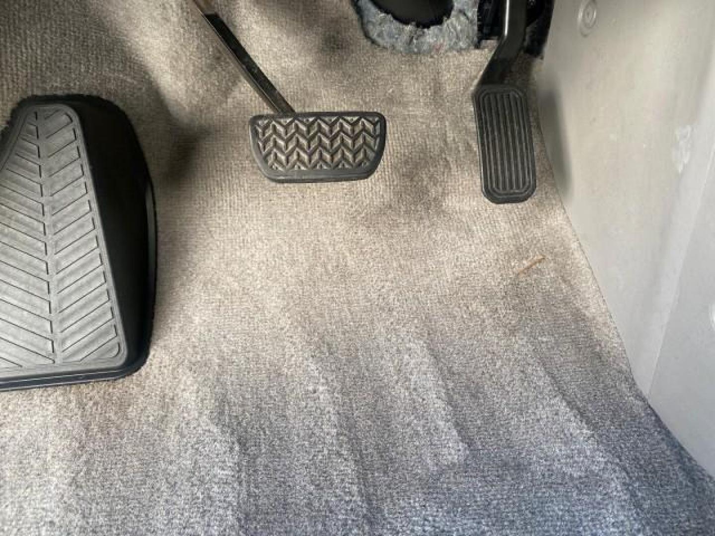 2010 Silver Pine Mica /Stone Toyota Sienna LE LOW MILES 41,871 1 OWNER 7 PASSENGER (5TDKK4CC9AS) with an 3.5L DOHC 24-Valve VVT-i V6 Engine engine, Automatic transmission, located at 4701 North Dixie Hwy, Pompano Beach, FL, 33064, (954) 422-2889, 26.240938, -80.123474 - OUR WEBPAGE FLORIDACARS1.COM HAS OVER 100 PHOTOS AND FREE CARFAX LINK 2010 TOYOTA SIENNA LE 7-PASSENGER 1 OWNER FLORIDA VIN: 5TDKK4CC9AS339371 5 T D K K 4 C C 9 A S 3 3 9 3 7 1 VAN 3.5L V6 F DOHC 24V GASOLINE 23 MPG FRONT WHEEL DRIVE Features ABS Brakes Air Conditioning AM/FM Stereo Automatic Transm - Photo#54