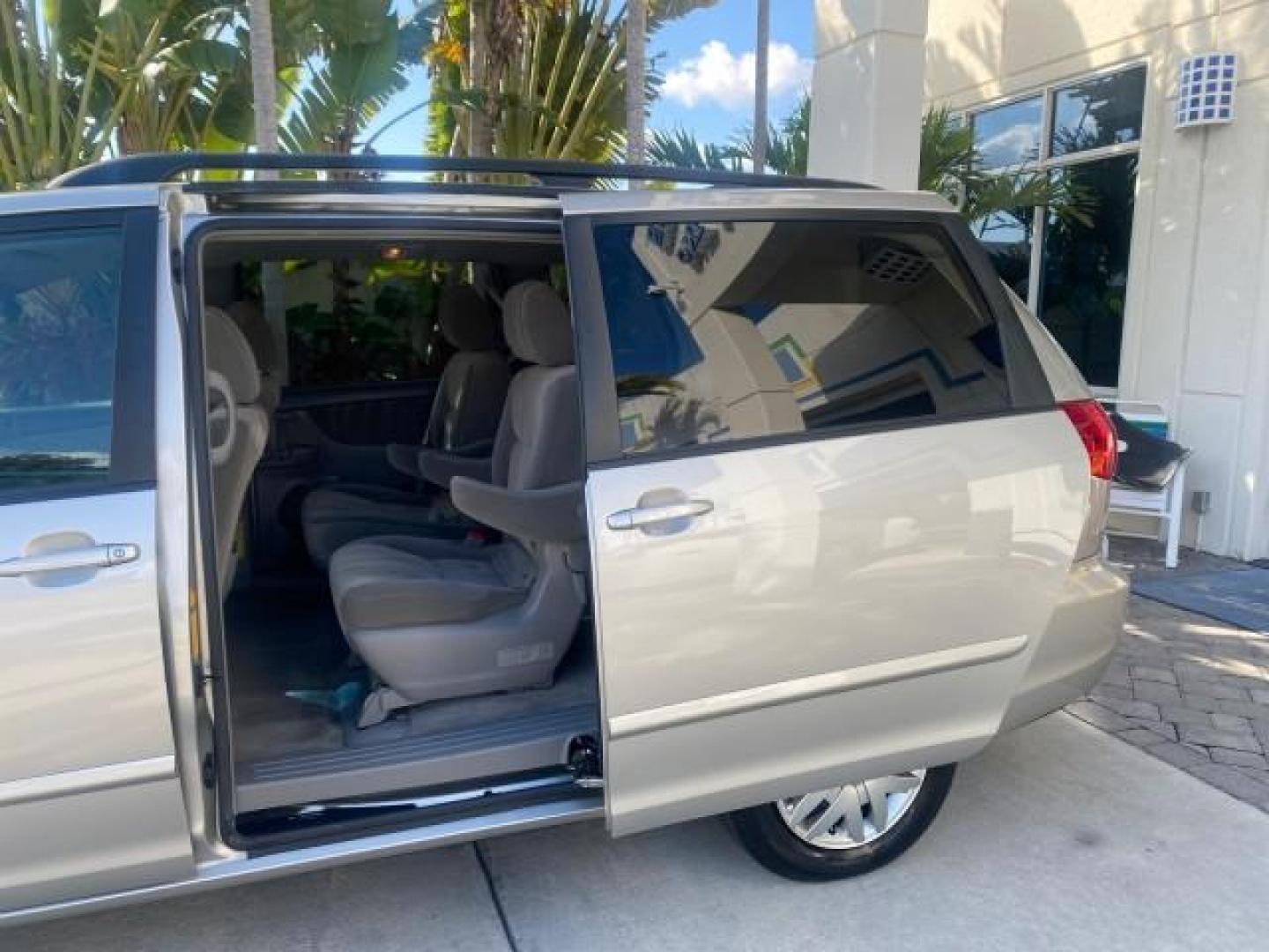 2010 Silver Pine Mica /Stone Toyota Sienna LE LOW MILES 41,871 1 OWNER 7 PASSENGER (5TDKK4CC9AS) with an 3.5L DOHC 24-Valve VVT-i V6 Engine engine, Automatic transmission, located at 4701 North Dixie Hwy, Pompano Beach, FL, 33064, (954) 422-2889, 26.240938, -80.123474 - OUR WEBPAGE FLORIDACARS1.COM HAS OVER 100 PHOTOS AND FREE CARFAX LINK 2010 TOYOTA SIENNA LE 7-PASSENGER 1 OWNER FLORIDA VIN: 5TDKK4CC9AS339371 5 T D K K 4 C C 9 A S 3 3 9 3 7 1 VAN 3.5L V6 F DOHC 24V GASOLINE 23 MPG FRONT WHEEL DRIVE Features ABS Brakes Air Conditioning AM/FM Stereo Automatic Transm - Photo#74