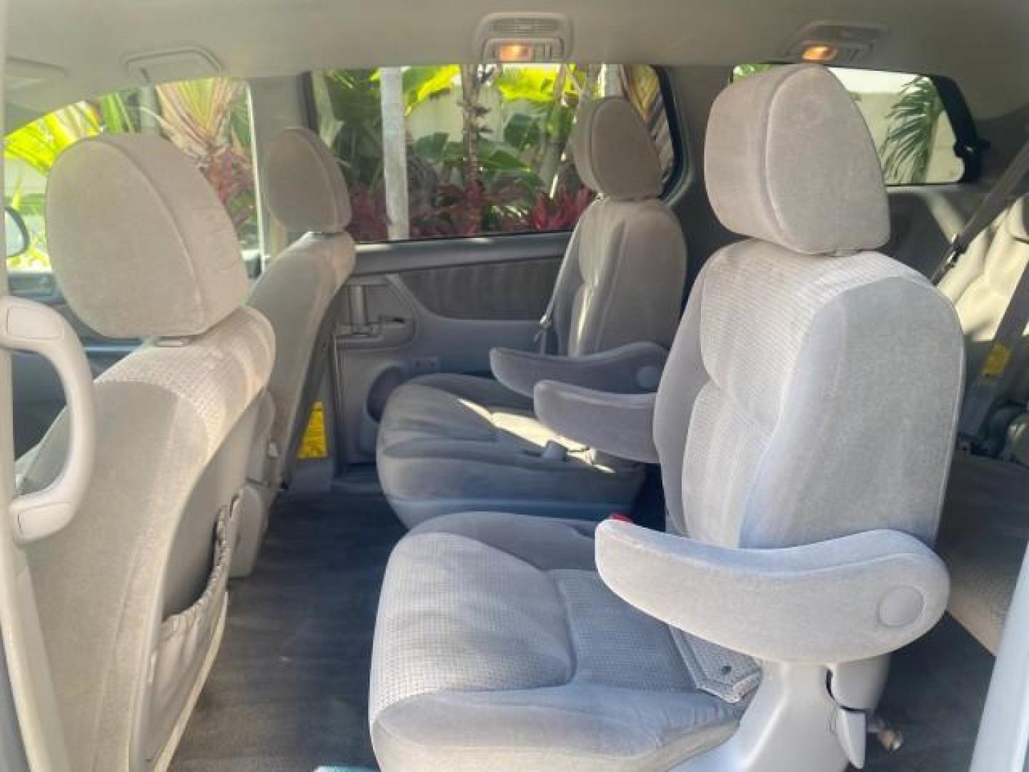 2010 Silver Pine Mica /Stone Toyota Sienna LE LOW MILES 41,871 1 OWNER 7 PASSENGER (5TDKK4CC9AS) with an 3.5L DOHC 24-Valve VVT-i V6 Engine engine, Automatic transmission, located at 4701 North Dixie Hwy, Pompano Beach, FL, 33064, (954) 422-2889, 26.240938, -80.123474 - OUR WEBPAGE FLORIDACARS1.COM HAS OVER 100 PHOTOS AND FREE CARFAX LINK 2010 TOYOTA SIENNA LE 7-PASSENGER 1 OWNER FLORIDA VIN: 5TDKK4CC9AS339371 5 T D K K 4 C C 9 A S 3 3 9 3 7 1 VAN 3.5L V6 F DOHC 24V GASOLINE 23 MPG FRONT WHEEL DRIVE Features ABS Brakes Air Conditioning AM/FM Stereo Automatic Transm - Photo#76