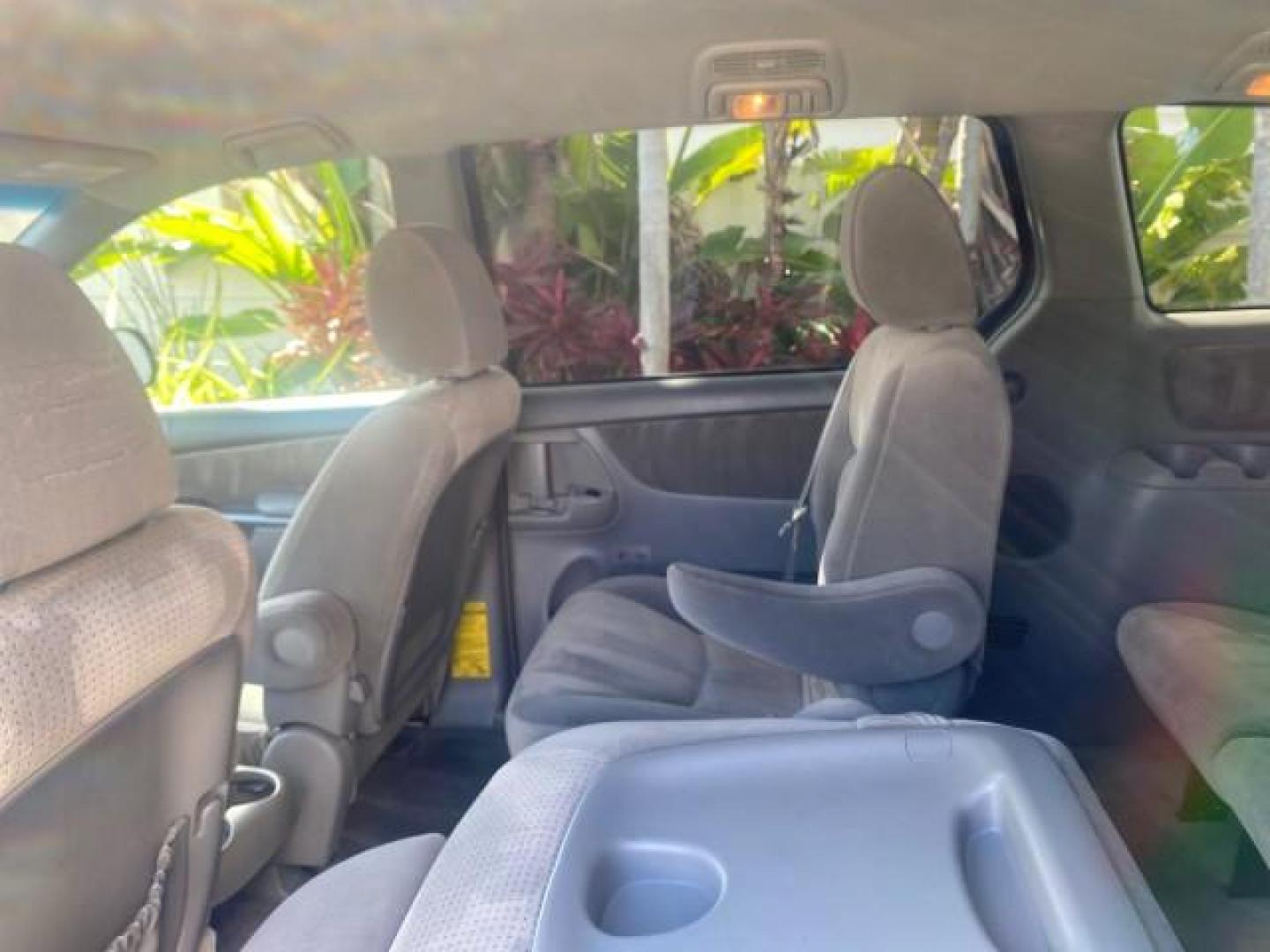 2010 Silver Pine Mica /Stone Toyota Sienna LE LOW MILES 41,871 1 OWNER 7 PASSENGER (5TDKK4CC9AS) with an 3.5L DOHC 24-Valve VVT-i V6 Engine engine, Automatic transmission, located at 4701 North Dixie Hwy, Pompano Beach, FL, 33064, (954) 422-2889, 26.240938, -80.123474 - OUR WEBPAGE FLORIDACARS1.COM HAS OVER 100 PHOTOS AND FREE CARFAX LINK 2010 TOYOTA SIENNA LE 7-PASSENGER 1 OWNER FLORIDA VIN: 5TDKK4CC9AS339371 5 T D K K 4 C C 9 A S 3 3 9 3 7 1 VAN 3.5L V6 F DOHC 24V GASOLINE 23 MPG FRONT WHEEL DRIVE Features ABS Brakes Air Conditioning AM/FM Stereo Automatic Transm - Photo#83