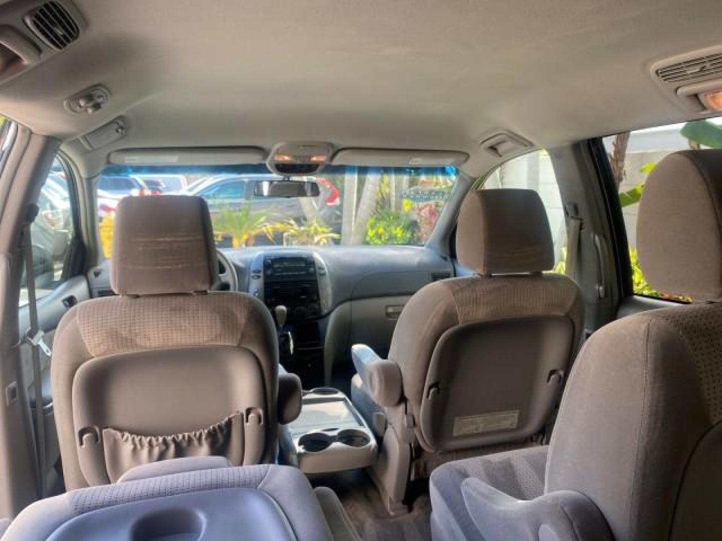 2010 Silver Pine Mica /Stone Toyota Sienna LE LOW MILES 41,871 1 OWNER 7 PASSENGER (5TDKK4CC9AS) with an 3.5L DOHC 24-Valve VVT-i V6 Engine engine, Automatic transmission, located at 4701 North Dixie Hwy, Pompano Beach, FL, 33064, (954) 422-2889, 26.240938, -80.123474 - OUR WEBPAGE FLORIDACARS1.COM HAS OVER 100 PHOTOS AND FREE CARFAX LINK 2010 TOYOTA SIENNA LE 7-PASSENGER 1 OWNER FLORIDA VIN: 5TDKK4CC9AS339371 5 T D K K 4 C C 9 A S 3 3 9 3 7 1 VAN 3.5L V6 F DOHC 24V GASOLINE 23 MPG FRONT WHEEL DRIVE Features ABS Brakes Air Conditioning AM/FM Stereo Automatic Transm - Photo#86
