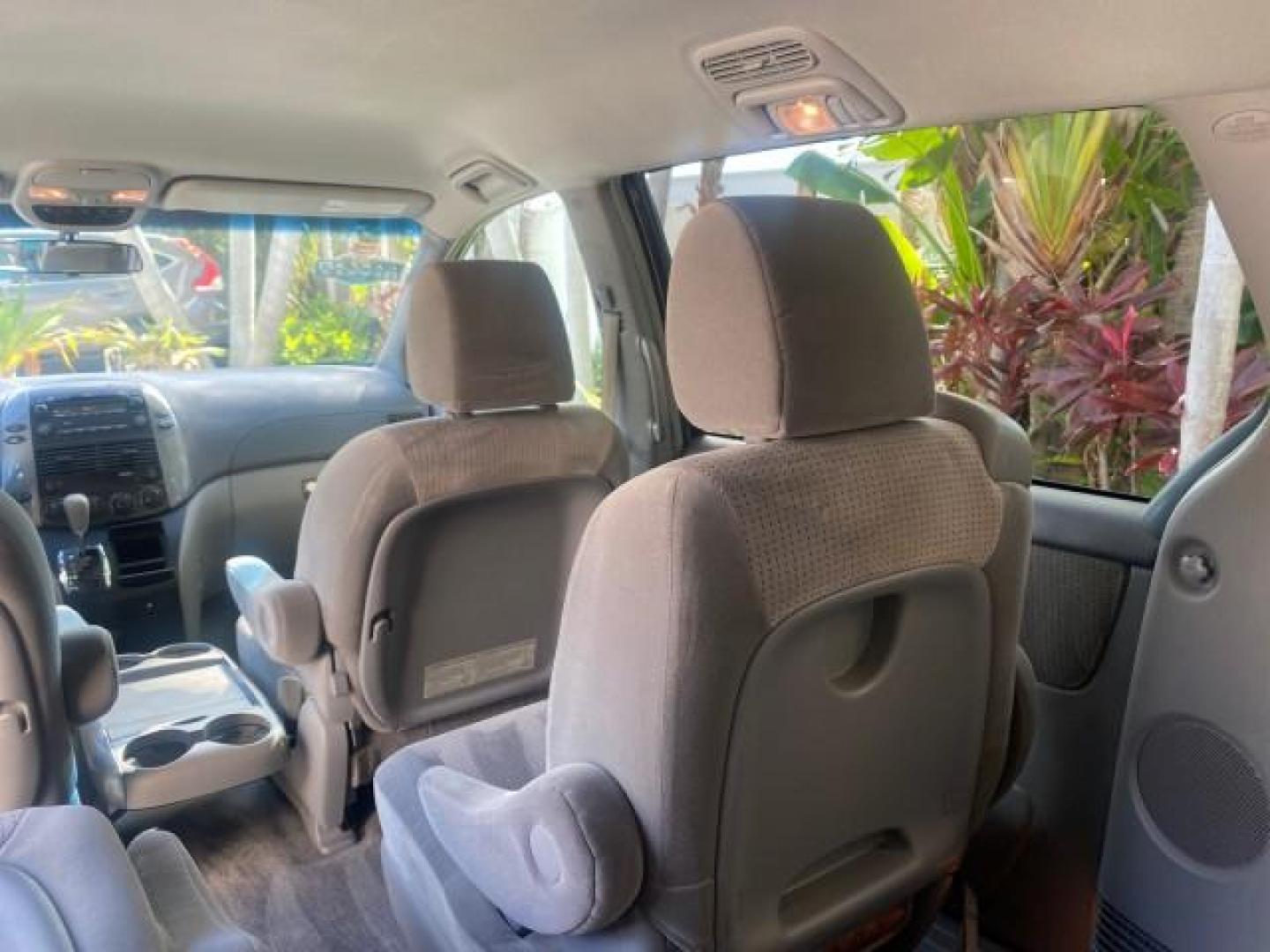 2010 Silver Pine Mica /Stone Toyota Sienna LE LOW MILES 41,871 1 OWNER 7 PASSENGER (5TDKK4CC9AS) with an 3.5L DOHC 24-Valve VVT-i V6 Engine engine, Automatic transmission, located at 4701 North Dixie Hwy, Pompano Beach, FL, 33064, (954) 422-2889, 26.240938, -80.123474 - OUR WEBPAGE FLORIDACARS1.COM HAS OVER 100 PHOTOS AND FREE CARFAX LINK 2010 TOYOTA SIENNA LE 7-PASSENGER 1 OWNER FLORIDA VIN: 5TDKK4CC9AS339371 5 T D K K 4 C C 9 A S 3 3 9 3 7 1 VAN 3.5L V6 F DOHC 24V GASOLINE 23 MPG FRONT WHEEL DRIVE Features ABS Brakes Air Conditioning AM/FM Stereo Automatic Transm - Photo#87