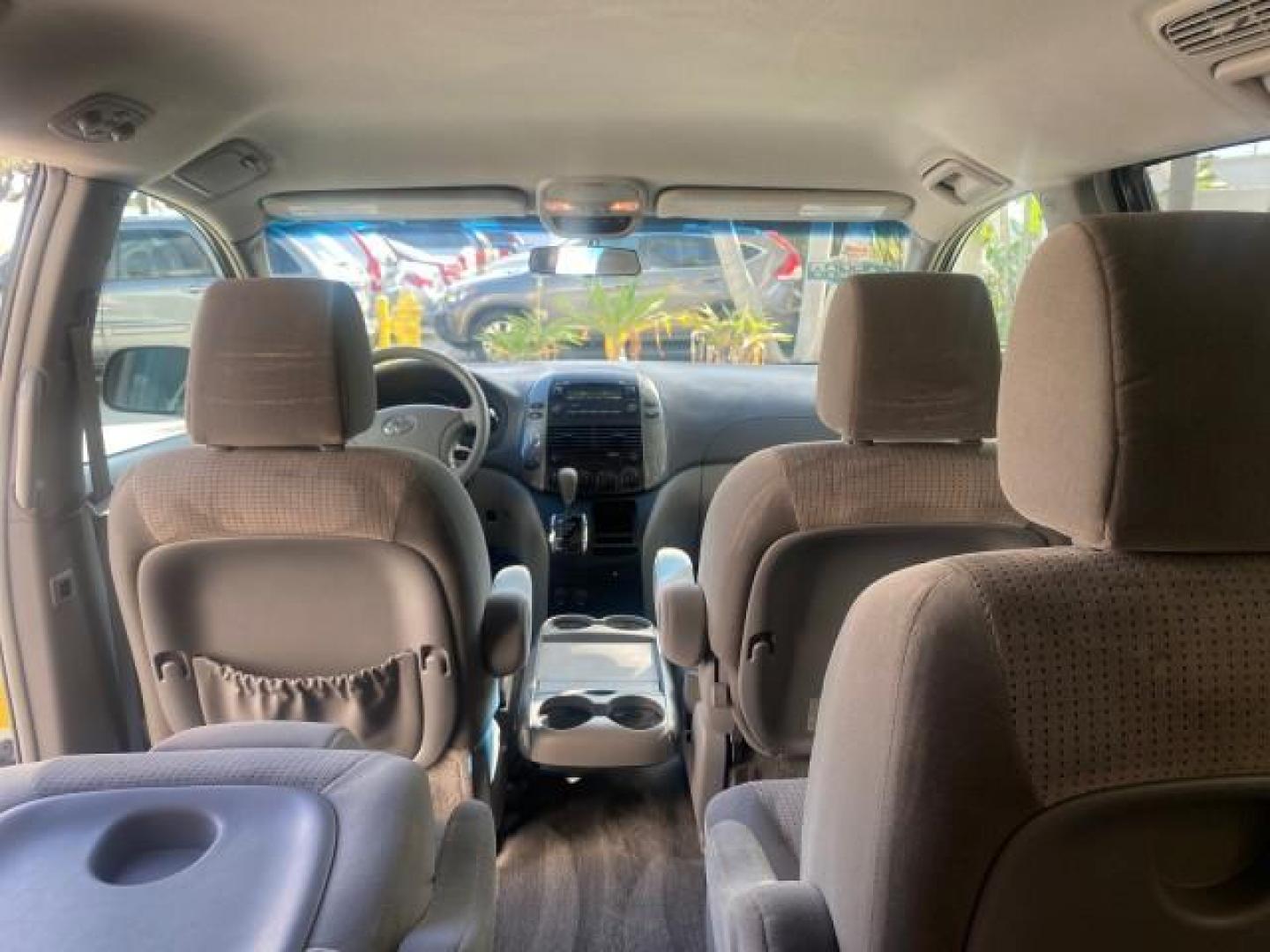 2010 Silver Pine Mica /Stone Toyota Sienna LE LOW MILES 41,871 1 OWNER 7 PASSENGER (5TDKK4CC9AS) with an 3.5L DOHC 24-Valve VVT-i V6 Engine engine, Automatic transmission, located at 4701 North Dixie Hwy, Pompano Beach, FL, 33064, (954) 422-2889, 26.240938, -80.123474 - OUR WEBPAGE FLORIDACARS1.COM HAS OVER 100 PHOTOS AND FREE CARFAX LINK 2010 TOYOTA SIENNA LE 7-PASSENGER 1 OWNER FLORIDA VIN: 5TDKK4CC9AS339371 5 T D K K 4 C C 9 A S 3 3 9 3 7 1 VAN 3.5L V6 F DOHC 24V GASOLINE 23 MPG FRONT WHEEL DRIVE Features ABS Brakes Air Conditioning AM/FM Stereo Automatic Transm - Photo#90