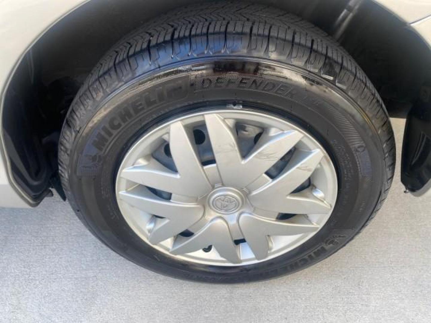 2010 Silver Pine Mica /Stone Toyota Sienna LE LOW MILES 41,871 1 OWNER 7 PASSENGER (5TDKK4CC9AS) with an 3.5L DOHC 24-Valve VVT-i V6 Engine engine, Automatic transmission, located at 4701 North Dixie Hwy, Pompano Beach, FL, 33064, (954) 422-2889, 26.240938, -80.123474 - OUR WEBPAGE FLORIDACARS1.COM HAS OVER 100 PHOTOS AND FREE CARFAX LINK 2010 TOYOTA SIENNA LE 7-PASSENGER 1 OWNER FLORIDA VIN: 5TDKK4CC9AS339371 5 T D K K 4 C C 9 A S 3 3 9 3 7 1 VAN 3.5L V6 F DOHC 24V GASOLINE 23 MPG FRONT WHEEL DRIVE Features ABS Brakes Air Conditioning AM/FM Stereo Automatic Transm - Photo#94