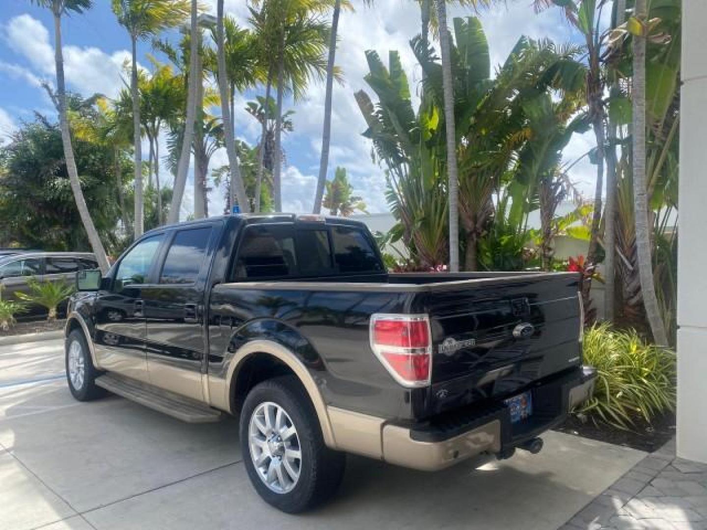 2013 Tuxedo Black Metallic /Chaparral w/Pale Adobe Interior Ford F-150 King Ranch LOW MILES 60,151 1 OWNER (1FTFW1CF6DK) with an 5.0L V8 FFV Engine engine, Automatic transmission, located at 4701 North Dixie Hwy, Pompano Beach, FL, 33064, (954) 422-2889, 26.240938, -80.123474 - OUR WEBPAGE FLORIDACARS1.COM HAS OVER 100 PHOTOS AND FREE CARFAX LINK 2013 FORD F-150 KING RANCH 1 OWNER FLORIDA SUNROOF LOADED VIN: 1FTFW1CF6DKF83375 1 F T F W 1 C F 6 D K F 8 3 3 7 5 CREW PICKUP 5.0L V8 F DOHC 32V FLEX FUEL 21 MPG REAR WHEEL DRIVE Features A/C Seat(s) ABS Brakes Air Conditioning A - Photo#6