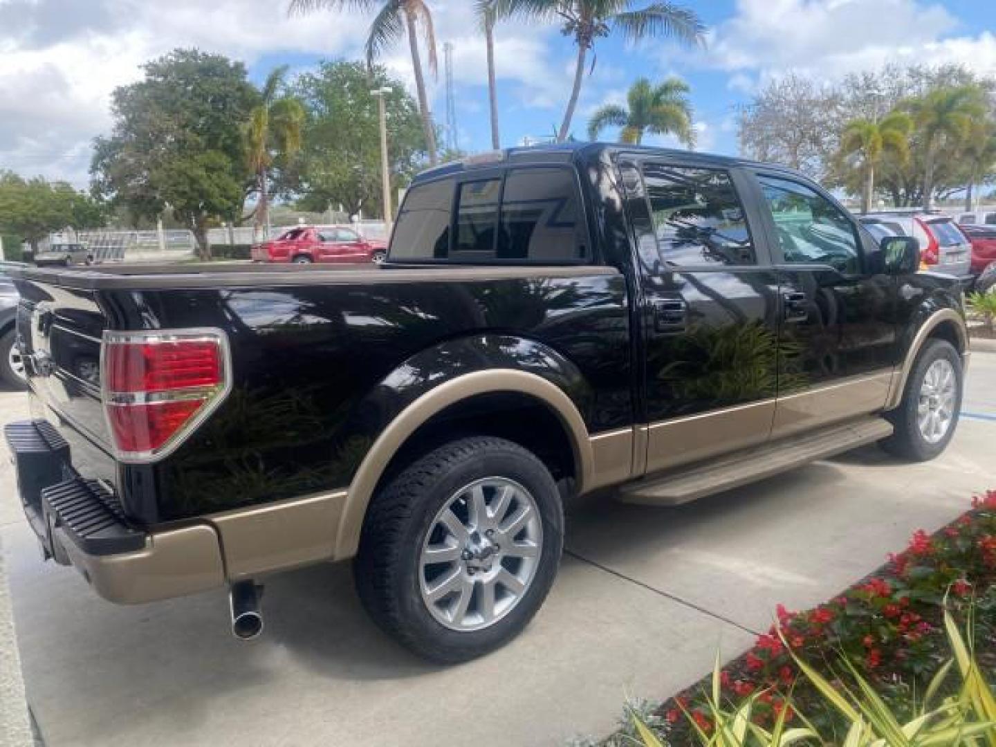 2013 Tuxedo Black Metallic /Chaparral w/Pale Adobe Interior Ford F-150 King Ranch LOW MILES 60,151 1 OWNER (1FTFW1CF6DK) with an 5.0L V8 FFV Engine engine, Automatic transmission, located at 4701 North Dixie Hwy, Pompano Beach, FL, 33064, (954) 422-2889, 26.240938, -80.123474 - OUR WEBPAGE FLORIDACARS1.COM HAS OVER 100 PHOTOS AND FREE CARFAX LINK 2013 FORD F-150 KING RANCH 1 OWNER FLORIDA SUNROOF LOADED VIN: 1FTFW1CF6DKF83375 1 F T F W 1 C F 6 D K F 8 3 3 7 5 CREW PICKUP 5.0L V8 F DOHC 32V FLEX FUEL 21 MPG REAR WHEEL DRIVE Features A/C Seat(s) ABS Brakes Air Conditioning A - Photo#8