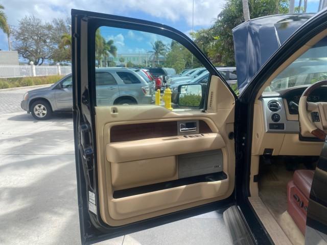 2013 Tuxedo Black Metallic /Chaparral w/Pale Adobe Interior Ford F-150 King Ranch LOW MILES 60,151 1 OWNER (1FTFW1CF6DK) with an 5.0L V8 FFV Engine engine, Automatic transmission, located at 4701 North Dixie Hwy, Pompano Beach, FL, 33064, (954) 422-2889, 26.240938, -80.123474 - OUR WEBPAGE FLORIDACARS1.COM HAS OVER 100 PHOTOS AND FREE CARFAX LINK 2013 FORD F-150 KING RANCH 1 OWNER FLORIDA SUNROOF LOADED VIN: 1FTFW1CF6DKF83375 1 F T F W 1 C F 6 D K F 8 3 3 7 5 CREW PICKUP 5.0L V8 F DOHC 32V FLEX FUEL 21 MPG REAR WHEEL DRIVE Features A/C Seat(s) ABS Brakes Air Conditioning A - Photo#10