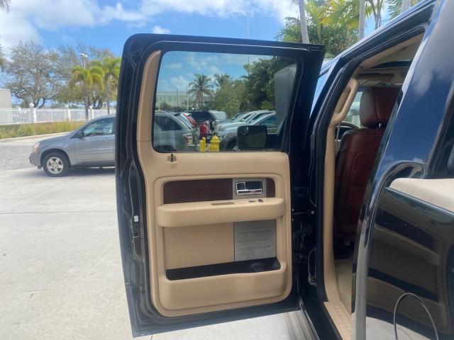 2013 Tuxedo Black Metallic /Chaparral w/Pale Adobe Interior Ford F-150 King Ranch LOW MILES 60,151 1 OWNER (1FTFW1CF6DK) with an 5.0L V8 FFV Engine engine, Automatic transmission, located at 4701 North Dixie Hwy, Pompano Beach, FL, 33064, (954) 422-2889, 26.240938, -80.123474 - OUR WEBPAGE FLORIDACARS1.COM HAS OVER 100 PHOTOS AND FREE CARFAX LINK 2013 FORD F-150 KING RANCH 1 OWNER FLORIDA SUNROOF LOADED VIN: 1FTFW1CF6DKF83375 1 F T F W 1 C F 6 D K F 8 3 3 7 5 CREW PICKUP 5.0L V8 F DOHC 32V FLEX FUEL 21 MPG REAR WHEEL DRIVE Features A/C Seat(s) ABS Brakes Air Conditioning A - Photo#14