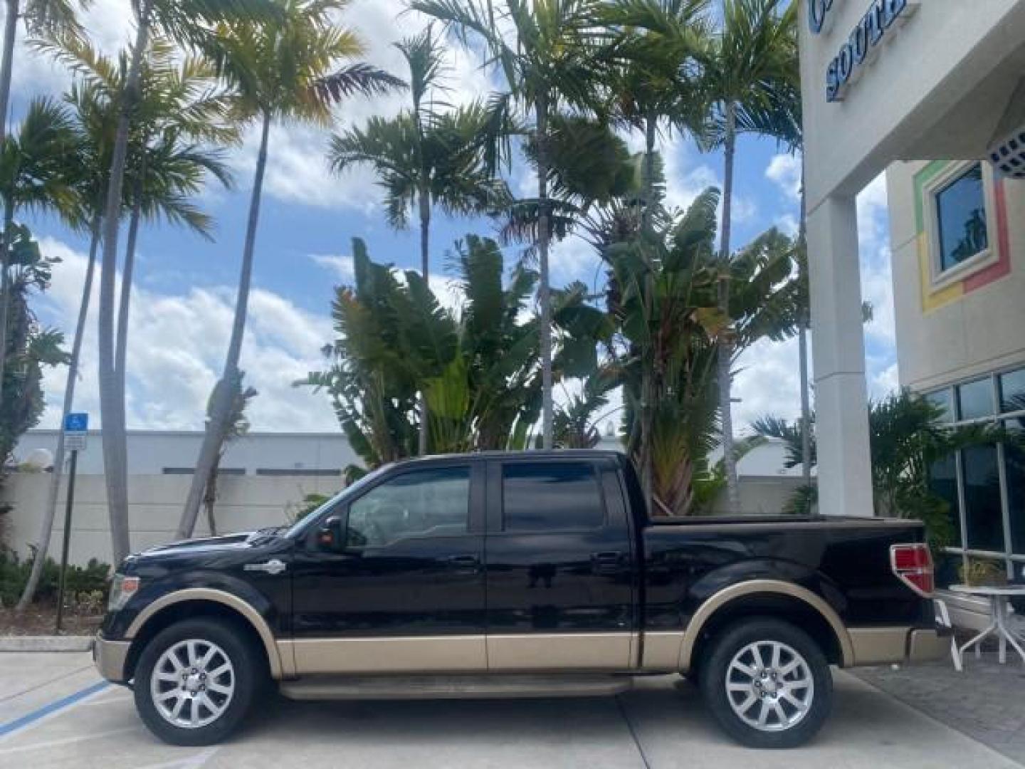 2013 Tuxedo Black Metallic /Chaparral w/Pale Adobe Interior Ford F-150 King Ranch LOW MILES 60,151 1 OWNER (1FTFW1CF6DK) with an 5.0L V8 FFV Engine engine, Automatic transmission, located at 4701 North Dixie Hwy, Pompano Beach, FL, 33064, (954) 422-2889, 26.240938, -80.123474 - OUR WEBPAGE FLORIDACARS1.COM HAS OVER 100 PHOTOS AND FREE CARFAX LINK 2013 FORD F-150 KING RANCH 1 OWNER FLORIDA SUNROOF LOADED VIN: 1FTFW1CF6DKF83375 1 F T F W 1 C F 6 D K F 8 3 3 7 5 CREW PICKUP 5.0L V8 F DOHC 32V FLEX FUEL 21 MPG REAR WHEEL DRIVE Features A/C Seat(s) ABS Brakes Air Conditioning A - Photo#31