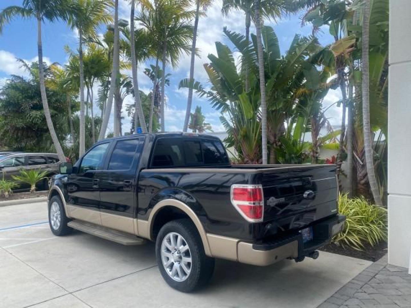 2013 Tuxedo Black Metallic /Chaparral w/Pale Adobe Interior Ford F-150 King Ranch LOW MILES 60,151 1 OWNER (1FTFW1CF6DK) with an 5.0L V8 FFV Engine engine, Automatic transmission, located at 4701 North Dixie Hwy, Pompano Beach, FL, 33064, (954) 422-2889, 26.240938, -80.123474 - OUR WEBPAGE FLORIDACARS1.COM HAS OVER 100 PHOTOS AND FREE CARFAX LINK 2013 FORD F-150 KING RANCH 1 OWNER FLORIDA SUNROOF LOADED VIN: 1FTFW1CF6DKF83375 1 F T F W 1 C F 6 D K F 8 3 3 7 5 CREW PICKUP 5.0L V8 F DOHC 32V FLEX FUEL 21 MPG REAR WHEEL DRIVE Features A/C Seat(s) ABS Brakes Air Conditioning A - Photo#33