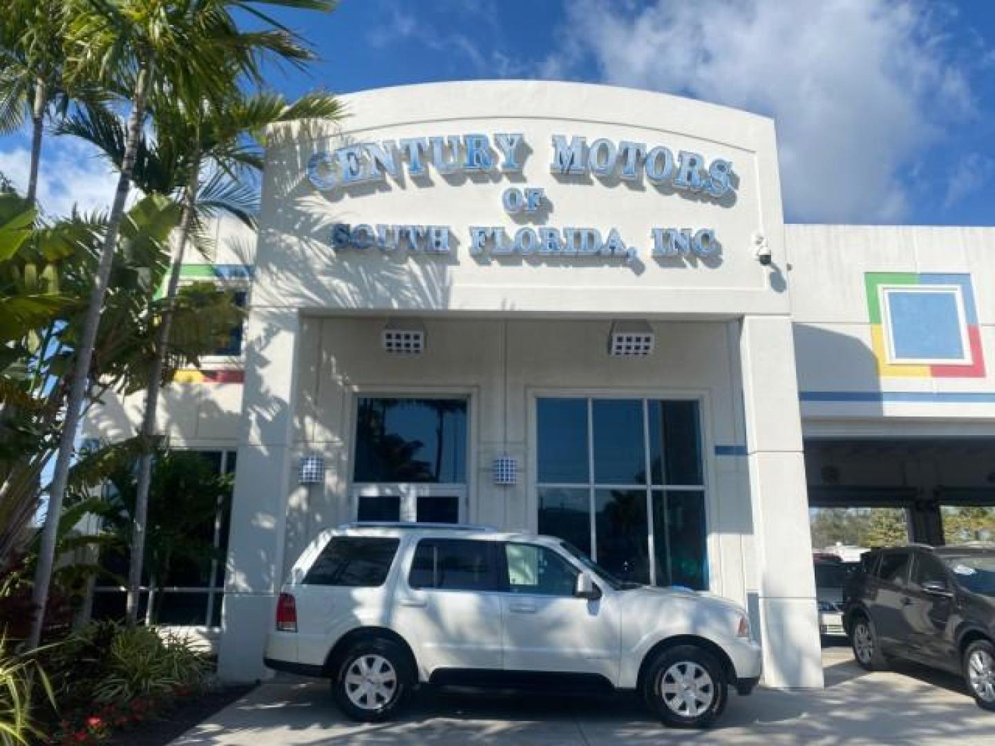2003 Ceramic White /Light Parchment Lincoln Aviator Premium 4WD SUNROOF (5LMEU78H03Z) with an 4.6L DOHC 32-Valve V8 Engine engine, Automatic transmission, located at 4701 North Dixie Hwy, Pompano Beach, FL, 33064, (954) 422-2889, 26.240938, -80.123474 - OUR WEBPAGE FLORIDACARS1.COM HAS OVER 100 PHOTOS AND FREE CARFAX LINK 2003 LINCOLN AVIATOR PREMIUM 4WD SUNROOF $45,120 NEW TIRES LOOK VERY NICE VIN: 5LMEU78H03ZJ14425 5 L M E U 7 8 H 0 3 Z J 1 4 4 2 5 4 DOOR WAGON/SPORT UTILITY 4.6L V8 F DOHC GASOLINE 18 MPG REAR WHEEL DRIVE W/ 4X4 Features 4WD/AWD - Photo#0