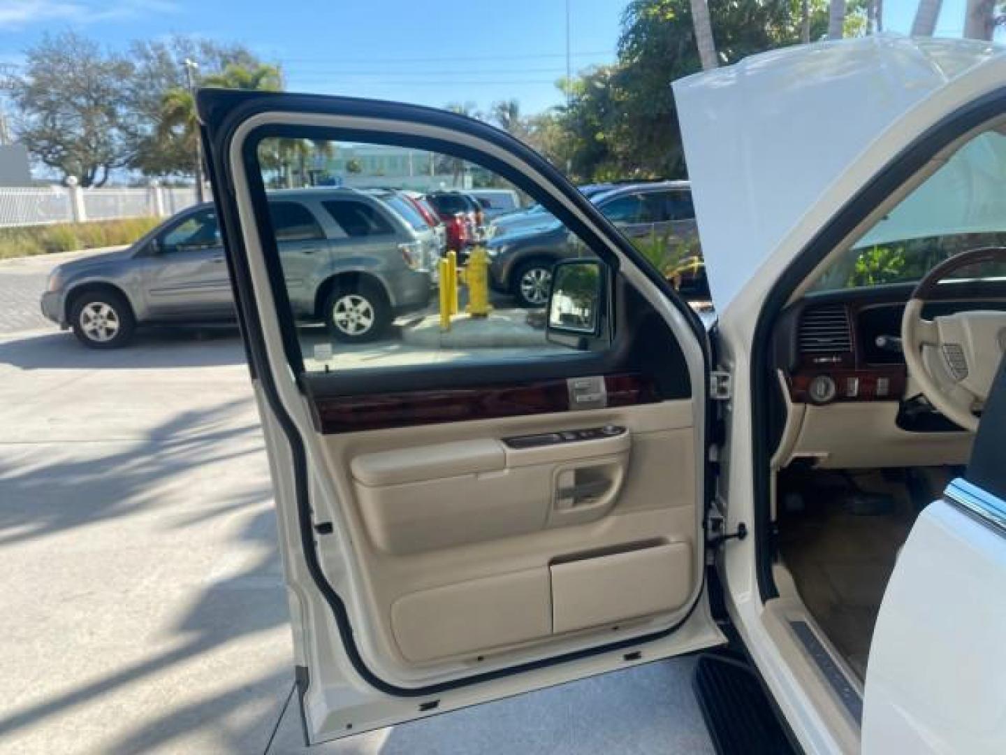 2003 Ceramic White /Light Parchment Lincoln Aviator Premium 4WD SUNROOF (5LMEU78H03Z) with an 4.6L DOHC 32-Valve V8 Engine engine, Automatic transmission, located at 4701 North Dixie Hwy, Pompano Beach, FL, 33064, (954) 422-2889, 26.240938, -80.123474 - OUR WEBPAGE FLORIDACARS1.COM HAS OVER 100 PHOTOS AND FREE CARFAX LINK 2003 LINCOLN AVIATOR PREMIUM 4WD SUNROOF $45,120 NEW TIRES LOOK VERY NICE VIN: 5LMEU78H03ZJ14425 5 L M E U 7 8 H 0 3 Z J 1 4 4 2 5 4 DOOR WAGON/SPORT UTILITY 4.6L V8 F DOHC GASOLINE 18 MPG REAR WHEEL DRIVE W/ 4X4 Features 4WD/AWD - Photo#9