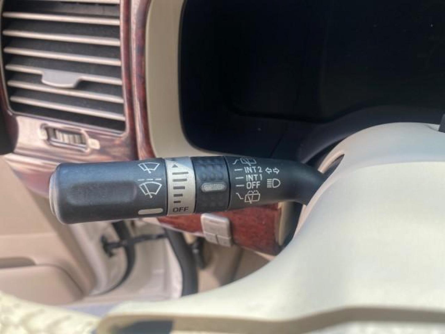 2003 Ceramic White /Light Parchment Lincoln Aviator Premium 4WD SUNROOF (5LMEU78H03Z) with an 4.6L DOHC 32-Valve V8 Engine engine, Automatic transmission, located at 4701 North Dixie Hwy, Pompano Beach, FL, 33064, (954) 422-2889, 26.240938, -80.123474 - OUR WEBPAGE FLORIDACARS1.COM HAS OVER 100 PHOTOS AND FREE CARFAX LINK 2003 LINCOLN AVIATOR PREMIUM 4WD SUNROOF $45,120 NEW TIRES LOOK VERY NICE VIN: 5LMEU78H03ZJ14425 5 L M E U 7 8 H 0 3 Z J 1 4 4 2 5 4 DOOR WAGON/SPORT UTILITY 4.6L V8 F DOHC GASOLINE 18 MPG REAR WHEEL DRIVE W/ 4X4 Features 4WD/AWD - Photo#55