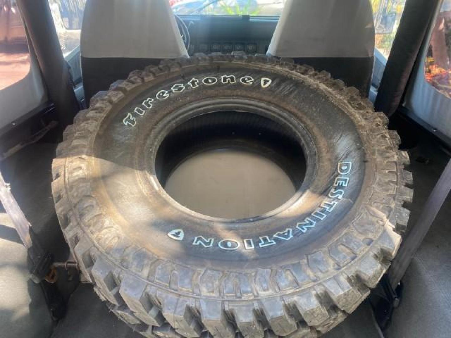 1994 Black /Gray Jeep Wrangler 4.0 6 CYL SE LOW MILES 87,813 (1J4FY29S8RP) with an 4.0L Straight 6-Cyl Engine engine, Automatic transmission, located at 4701 North Dixie Hwy, Pompano Beach, FL, 33064, (954) 422-2889, 26.240938, -80.123474 - OUR WEBPAGE FLORIDACARS1.COM HAS OVER 100 PHOTOS AND FREE CARFAX LINK 1994 JEEP WRANGLER SE AUTO AC BRAND NEW TOP WITH HARDWARE $ 2000 VALUE INCLUDED VIN: 1J4FY29S8RP433289 1 J 4 F Y 2 9 S 8 R P 4 3 3 2 8 9 UTILITY (BLAZER, JIMMY, SCOUT, ETC.) 4.0L I6 F GASOLINE REAR WHEEL DRIVE W/ 4X4 Features ABS - Photo#39