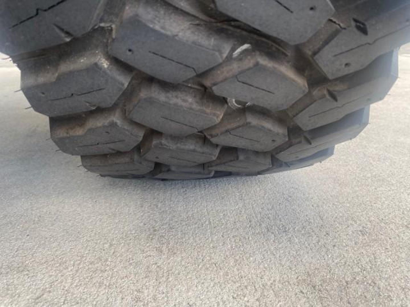 1994 Black /Gray Jeep Wrangler 4.0 6 CYL SE LOW MILES 87,813 (1J4FY29S8RP) with an 4.0L Straight 6-Cyl Engine engine, Automatic transmission, located at 4701 North Dixie Hwy, Pompano Beach, FL, 33064, (954) 422-2889, 26.240938, -80.123474 - OUR WEBPAGE FLORIDACARS1.COM HAS OVER 100 PHOTOS AND FREE CARFAX LINK 1994 JEEP WRANGLER SE AUTO AC BRAND NEW TOP WITH HARDWARE $ 2000 VALUE INCLUDED VIN: 1J4FY29S8RP433289 1 J 4 F Y 2 9 S 8 R P 4 3 3 2 8 9 UTILITY (BLAZER, JIMMY, SCOUT, ETC.) 4.0L I6 F GASOLINE REAR WHEEL DRIVE W/ 4X4 Features ABS - Photo#82