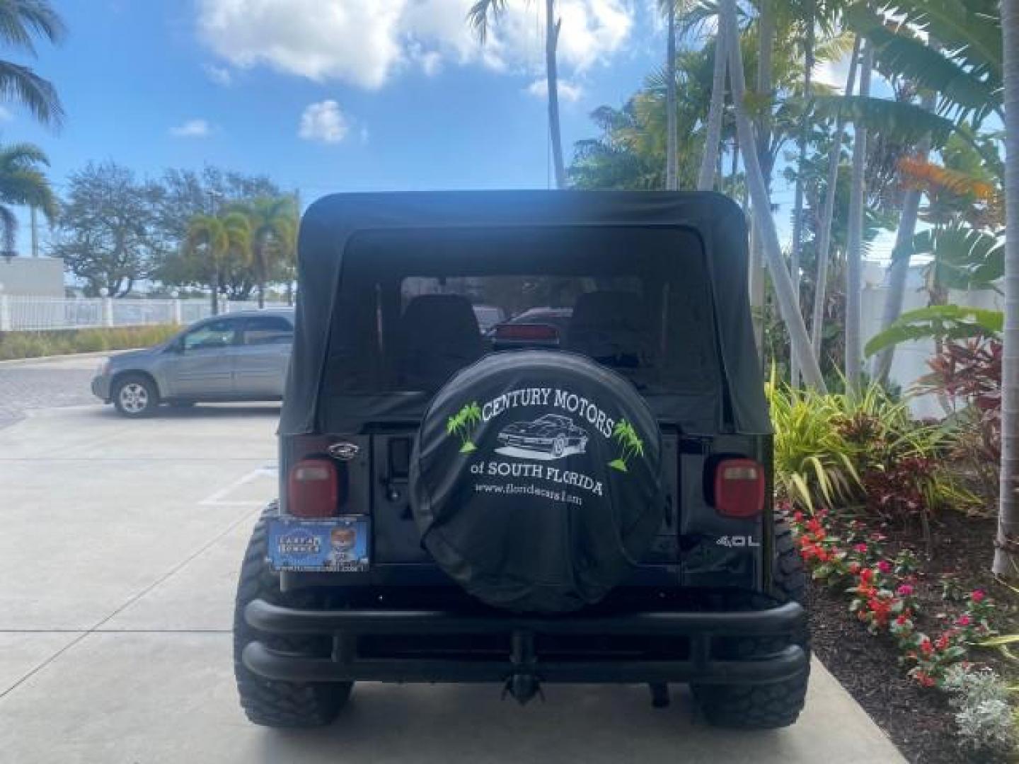1994 Black /Gray Jeep Wrangler 4.0 6 CYL SE LOW MILES 87,813 (1J4FY29S8RP) with an 4.0L Straight 6-Cyl Engine engine, Automatic transmission, located at 4701 North Dixie Hwy, Pompano Beach, FL, 33064, (954) 422-2889, 26.240938, -80.123474 - OUR WEBPAGE FLORIDACARS1.COM HAS OVER 100 PHOTOS AND FREE CARFAX LINK 1994 JEEP WRANGLER SE AUTO AC BRAND NEW TOP WITH HARDWARE $ 2000 VALUE INCLUDED VIN: 1J4FY29S8RP433289 1 J 4 F Y 2 9 S 8 R P 4 3 3 2 8 9 UTILITY (BLAZER, JIMMY, SCOUT, ETC.) 4.0L I6 F GASOLINE REAR WHEEL DRIVE W/ 4X4 Features ABS - Photo#84